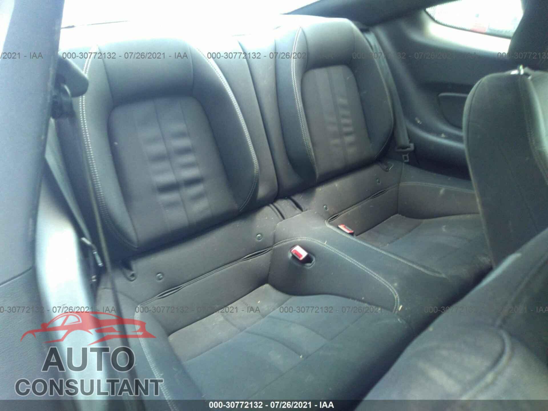 FORD MUSTANG 2018 - 1FA6P8TH8J5116370