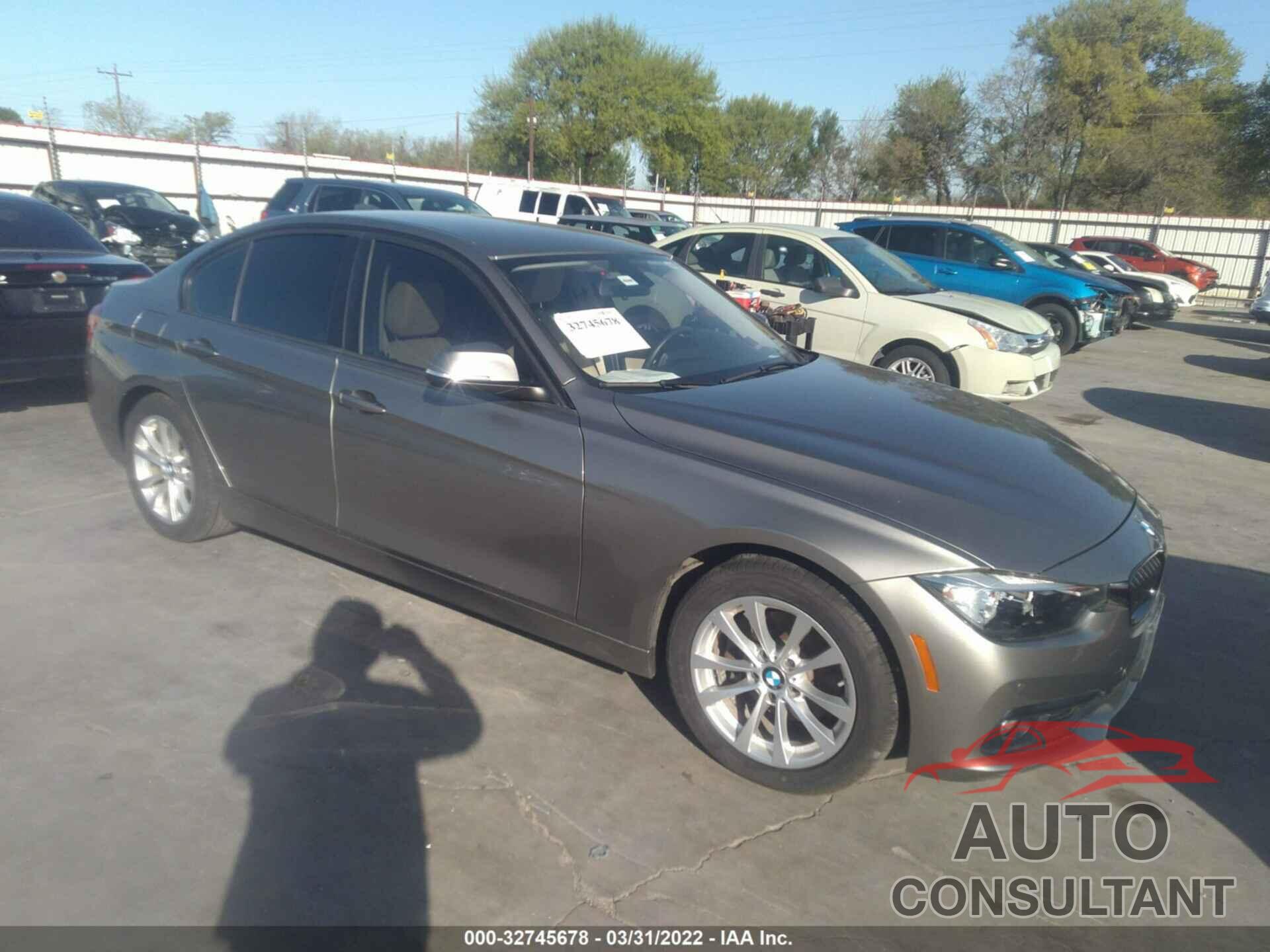 BMW 3 SERIES 2017 - WBA8E1G55HNU13510