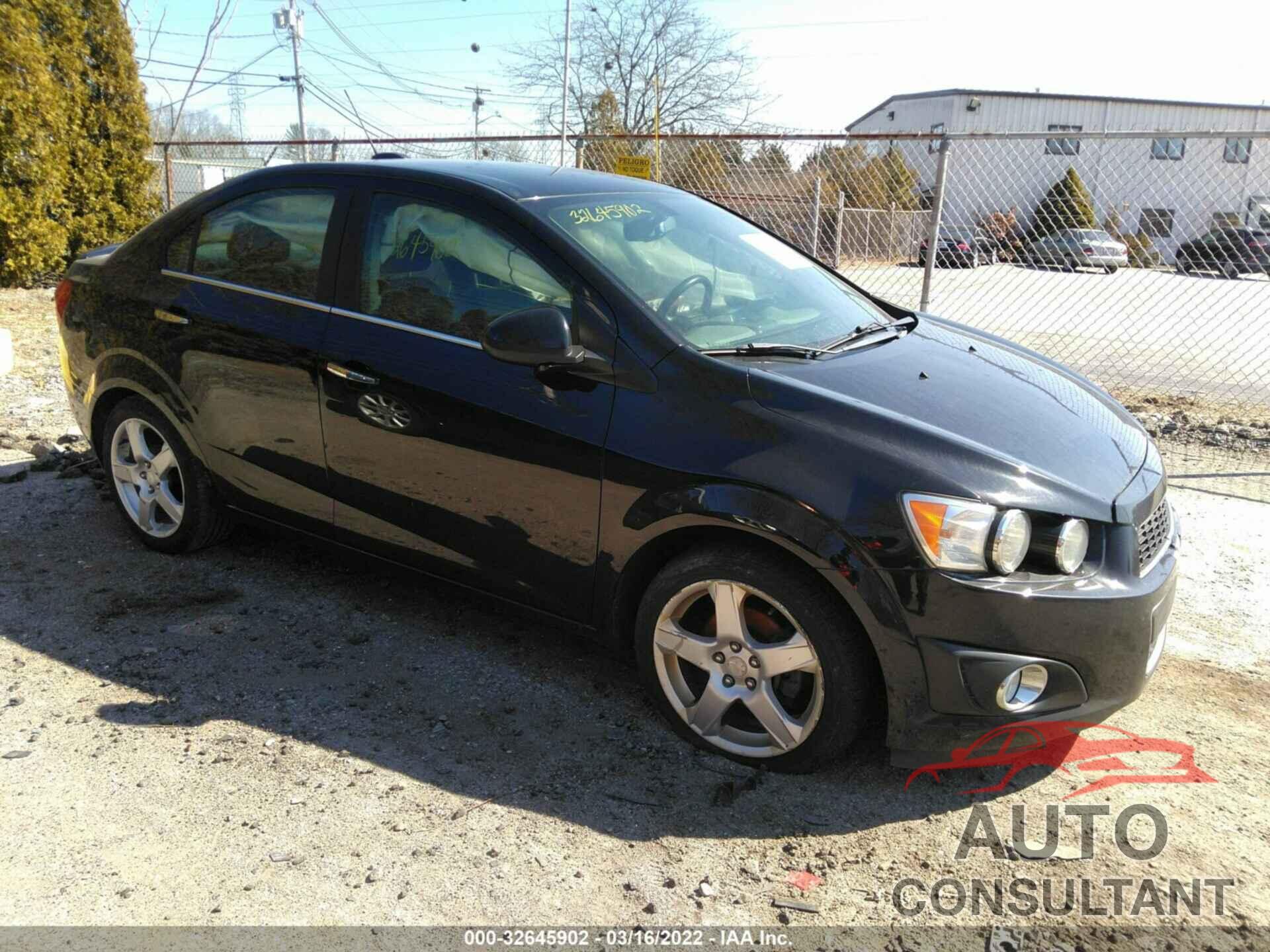 CHEVROLET SONIC 2016 - 1G1JE5SB8G4143596