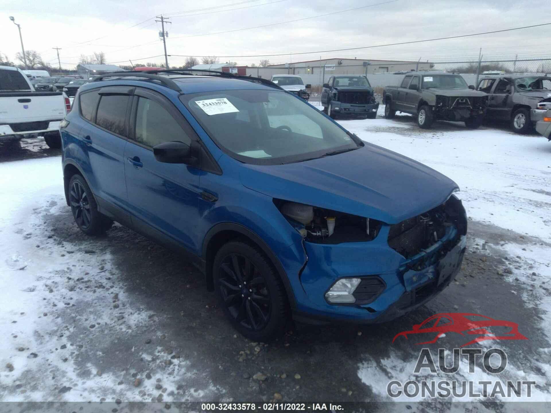 FORD ESCAPE 2017 - 1FMCU9G93HUD63628