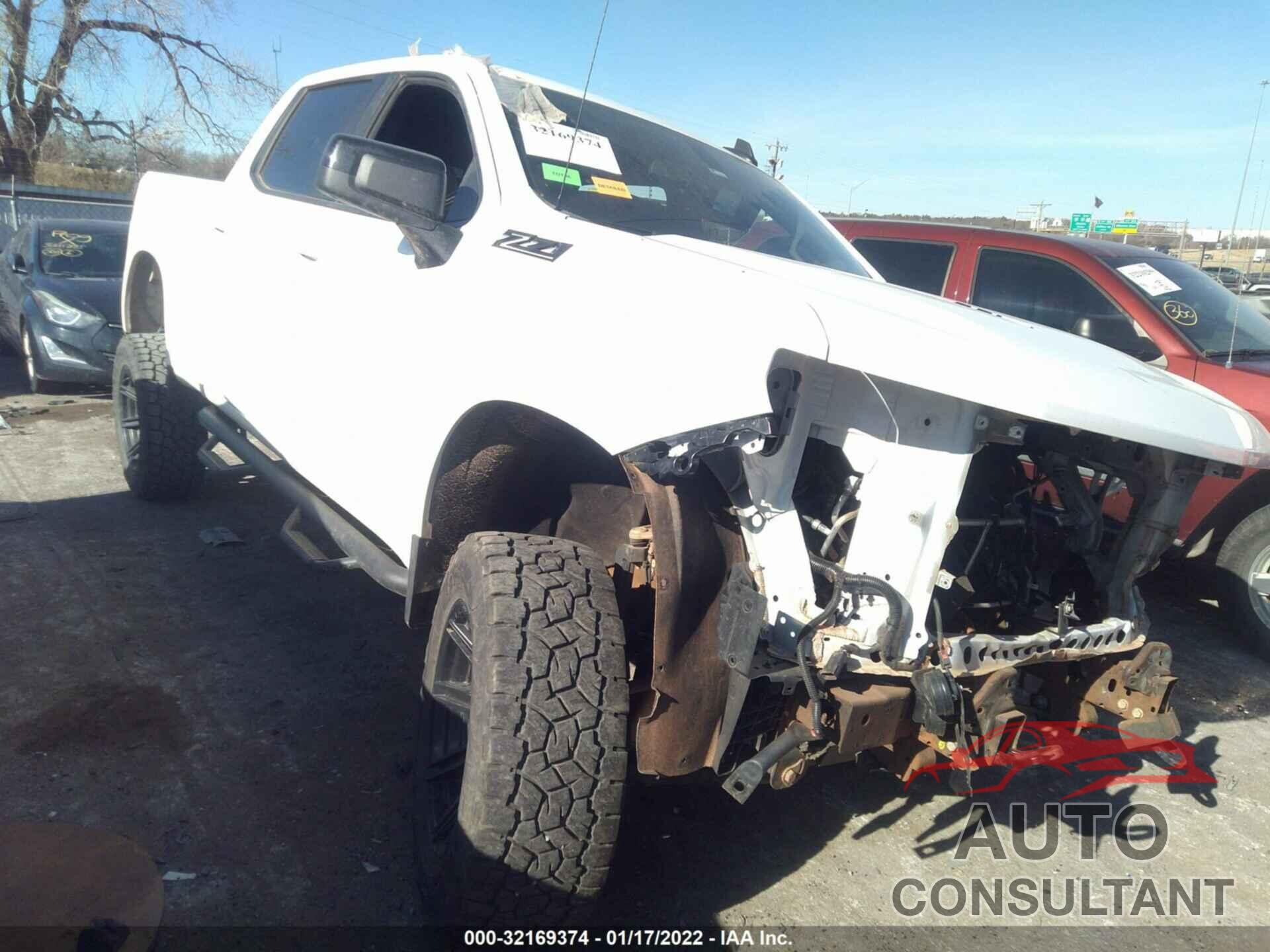 CHEVROLET SILVERADO 1500 2021 - 1GCUYEEL1MZ225071