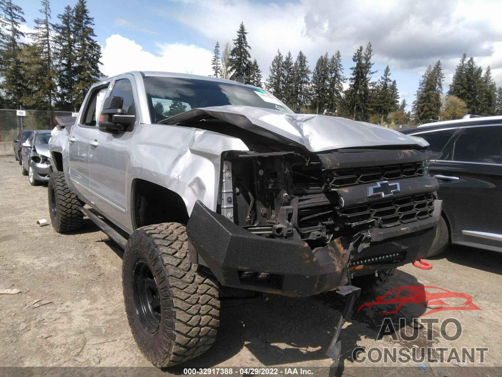 CHEVROLET SILVERADO 1500 2018 - 3GCUKRER5JG388430