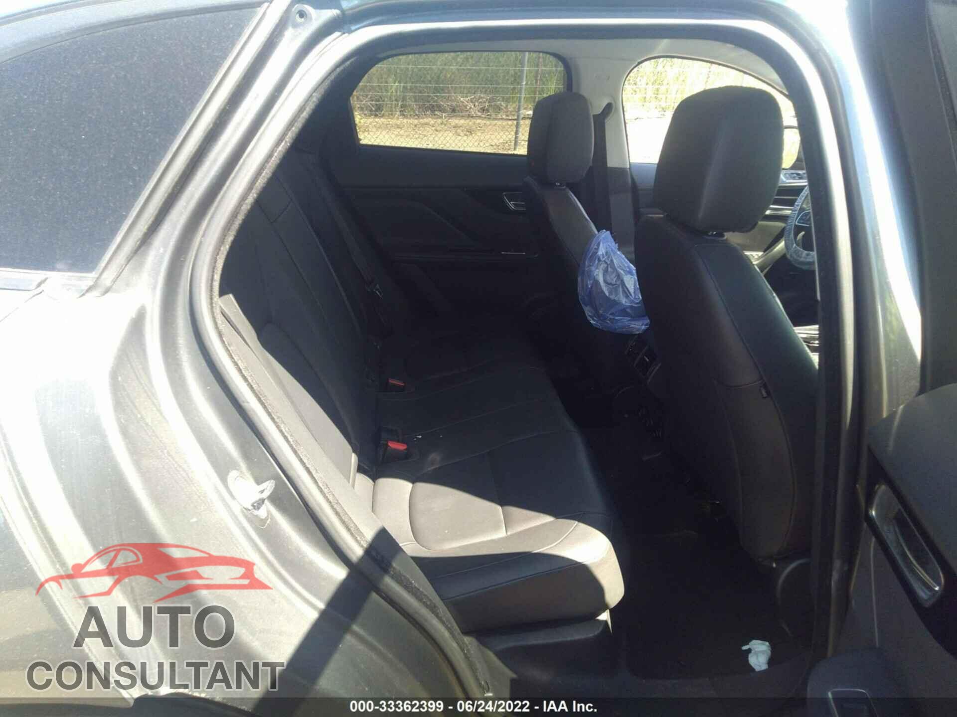 JAGUAR F-PACE 2017 - SADCJ2BV4HA047038