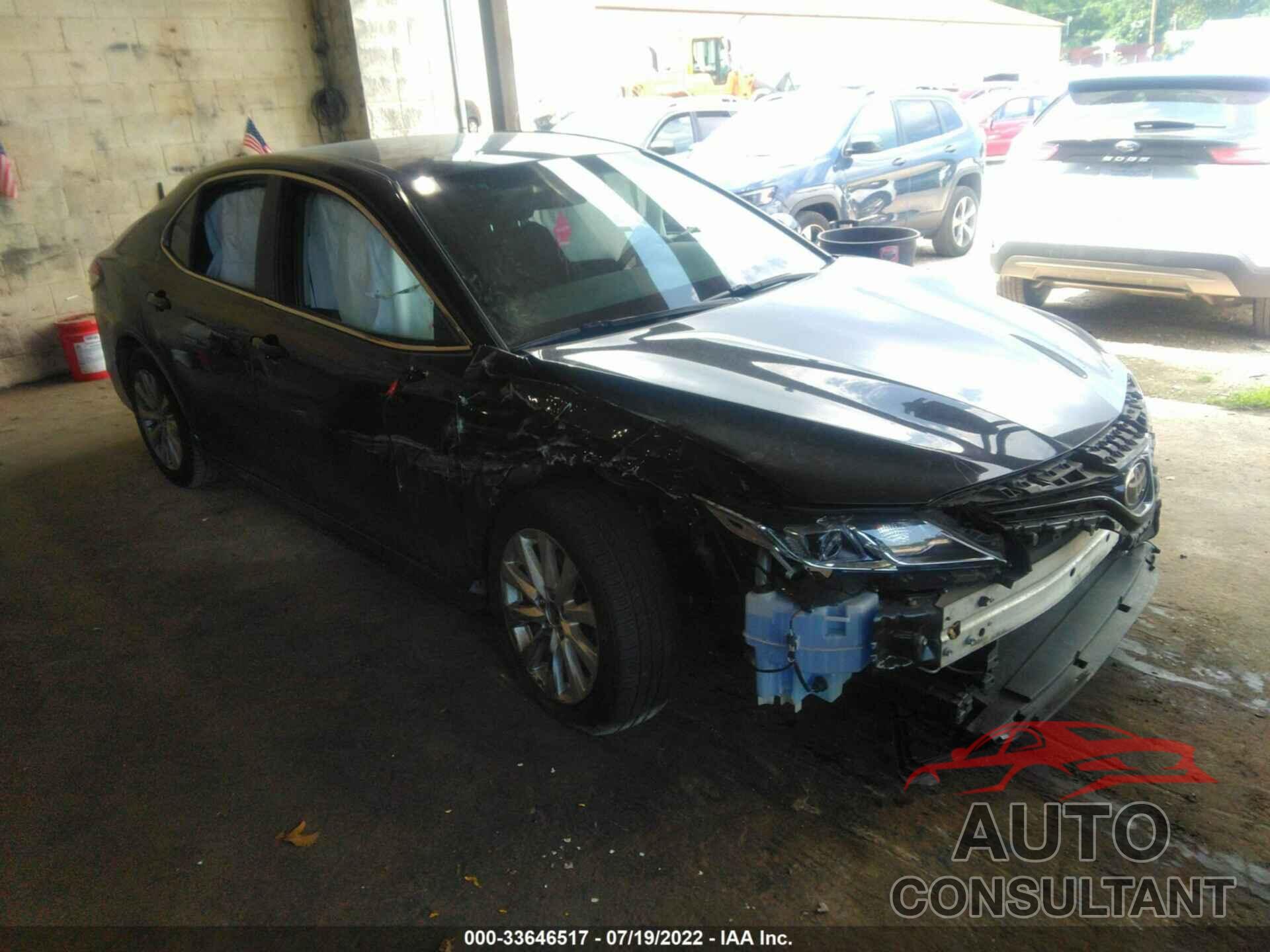 TOYOTA CAMRY 2018 - 4T1B11HK7JU577440