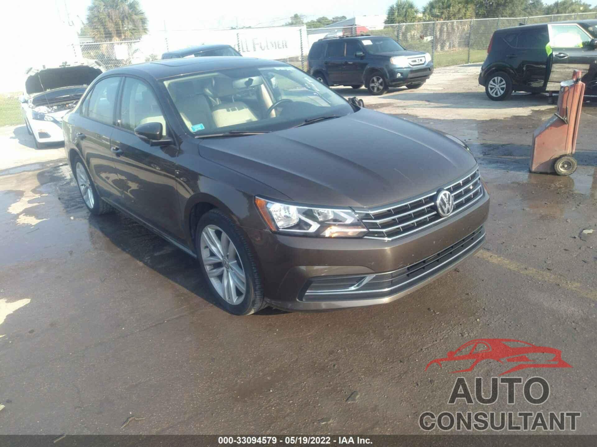 VOLKSWAGEN PASSAT 2019 - 1VWLA7A38KC005165