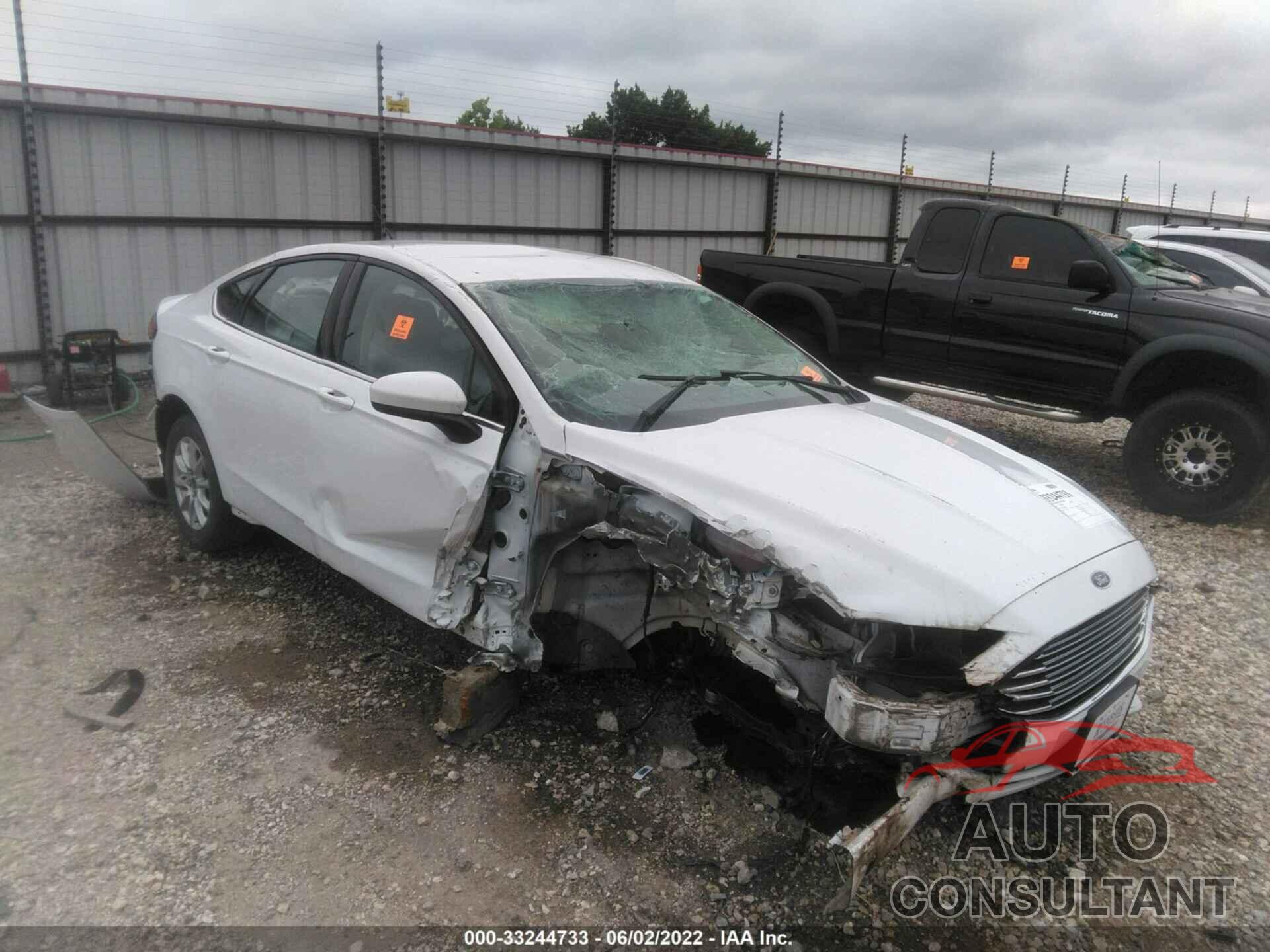 FORD FUSION 2018 - 3FA6P0G71JR200739