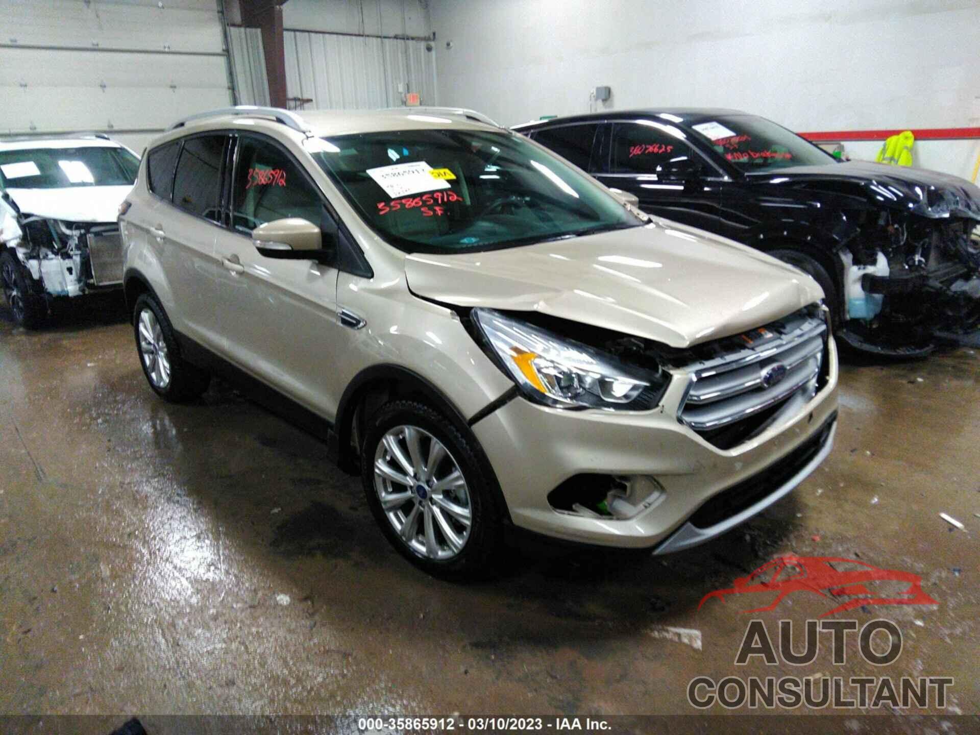 FORD ESCAPE 2017 - 1FMCU0J97HUE85736