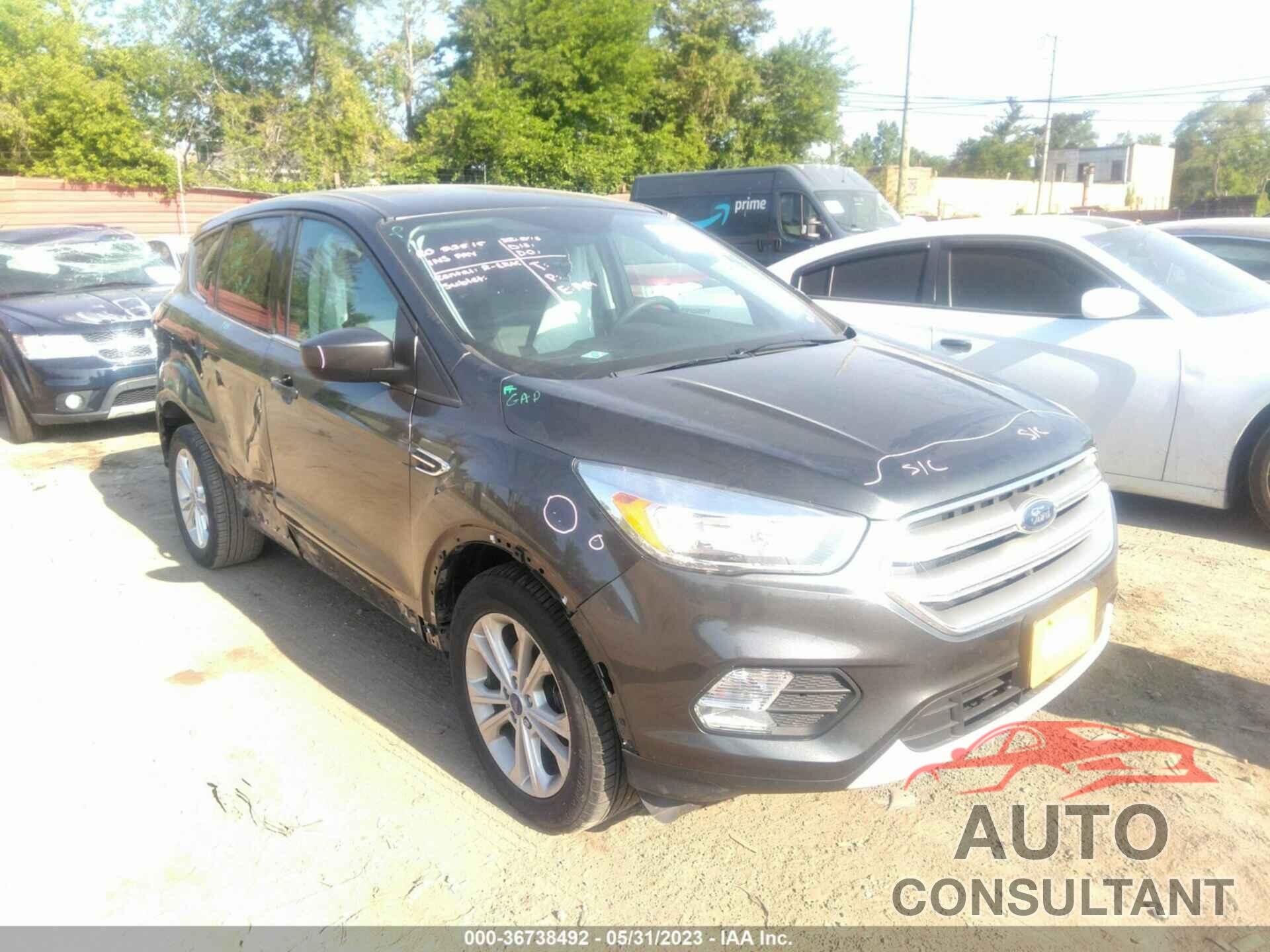 FORD ESCAPE 2017 - 1FMCU0GD8HUD32178