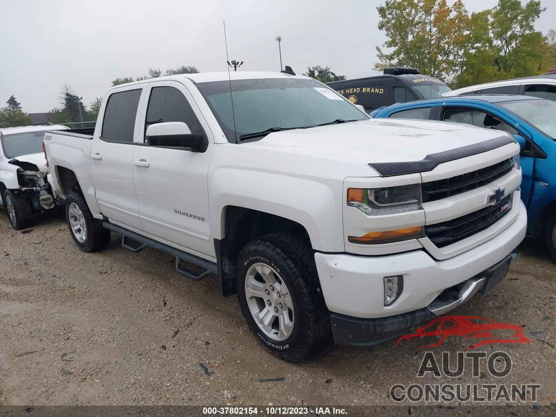 CHEVROLET SILVERADO 1500 2018 - 3GCUKREC8JG638836