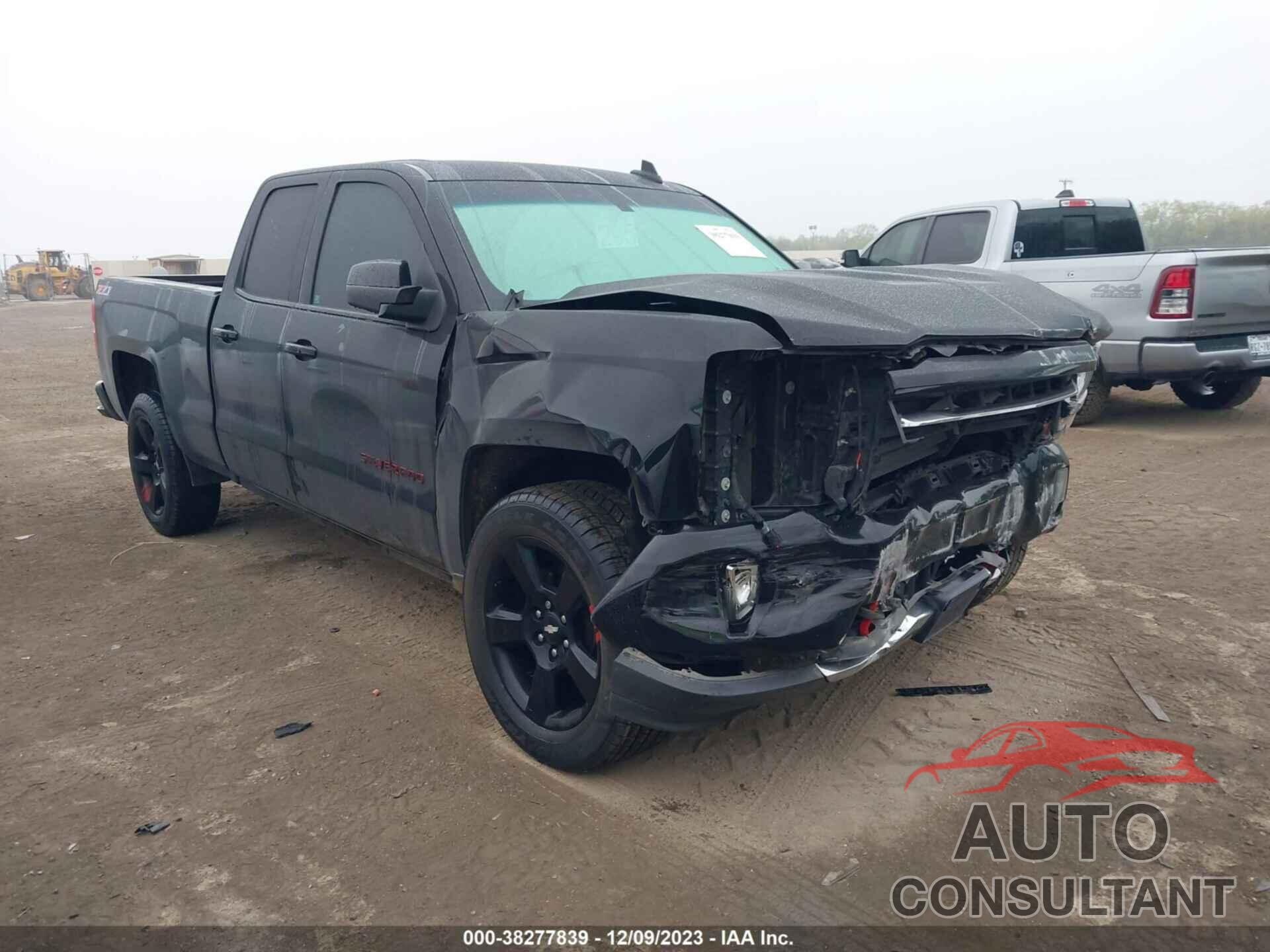 CHEVROLET SILVERADO 1500 2018 - 1GCVKREC7JZ274865