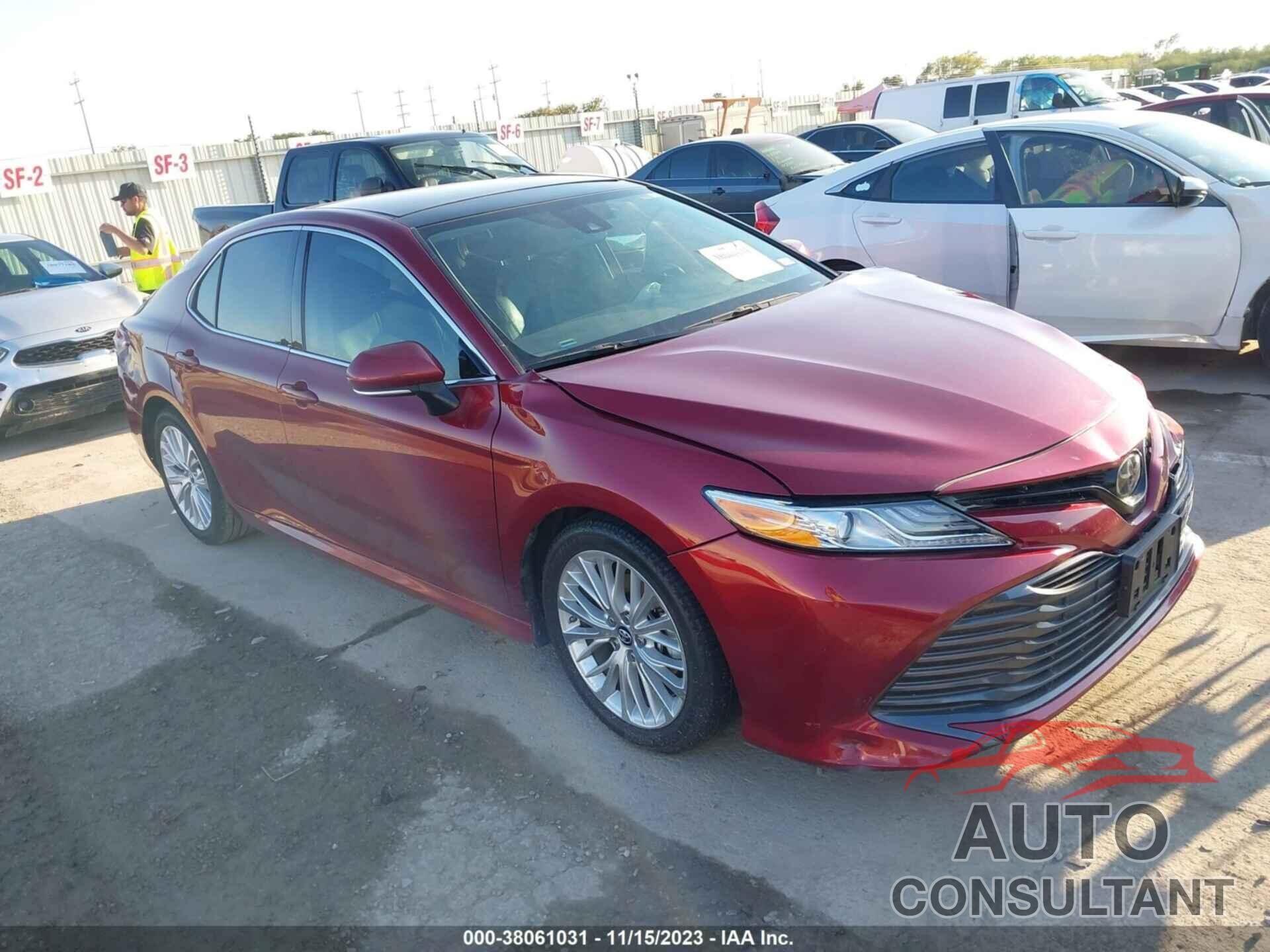 TOYOTA CAMRY 2019 - 4T1B11HK4KU746279