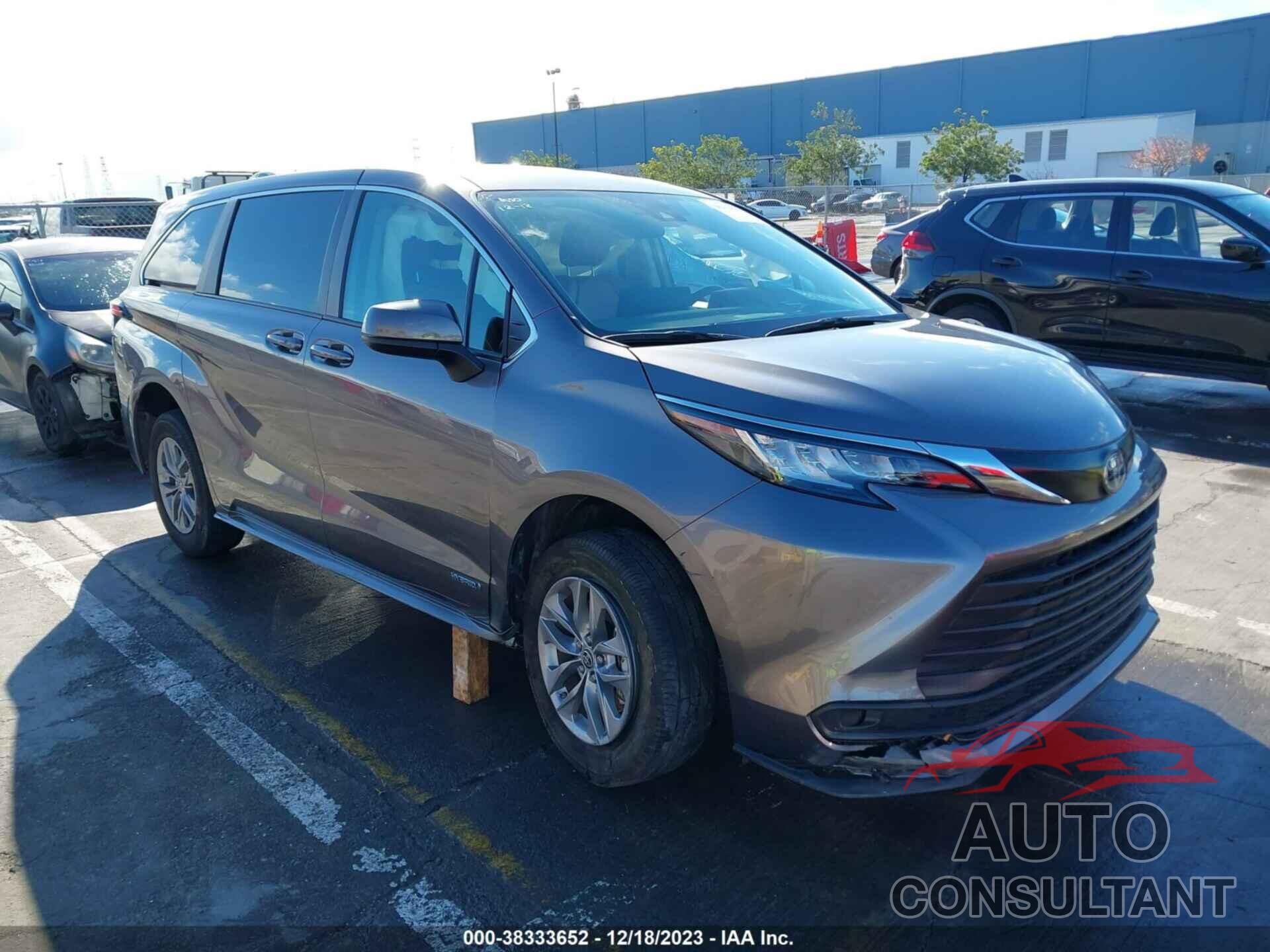 TOYOTA SIENNA 2021 - 5TDKRKEC5MS074708