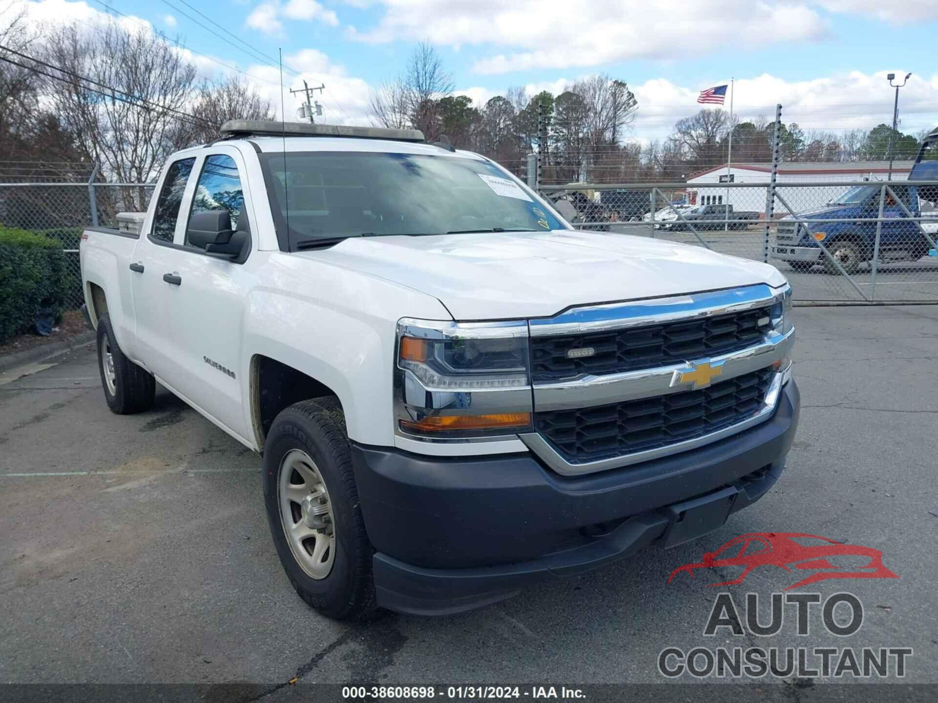 CHEVROLET SILVERADO 1500 2018 - 1GCVKNEC4JZ214664