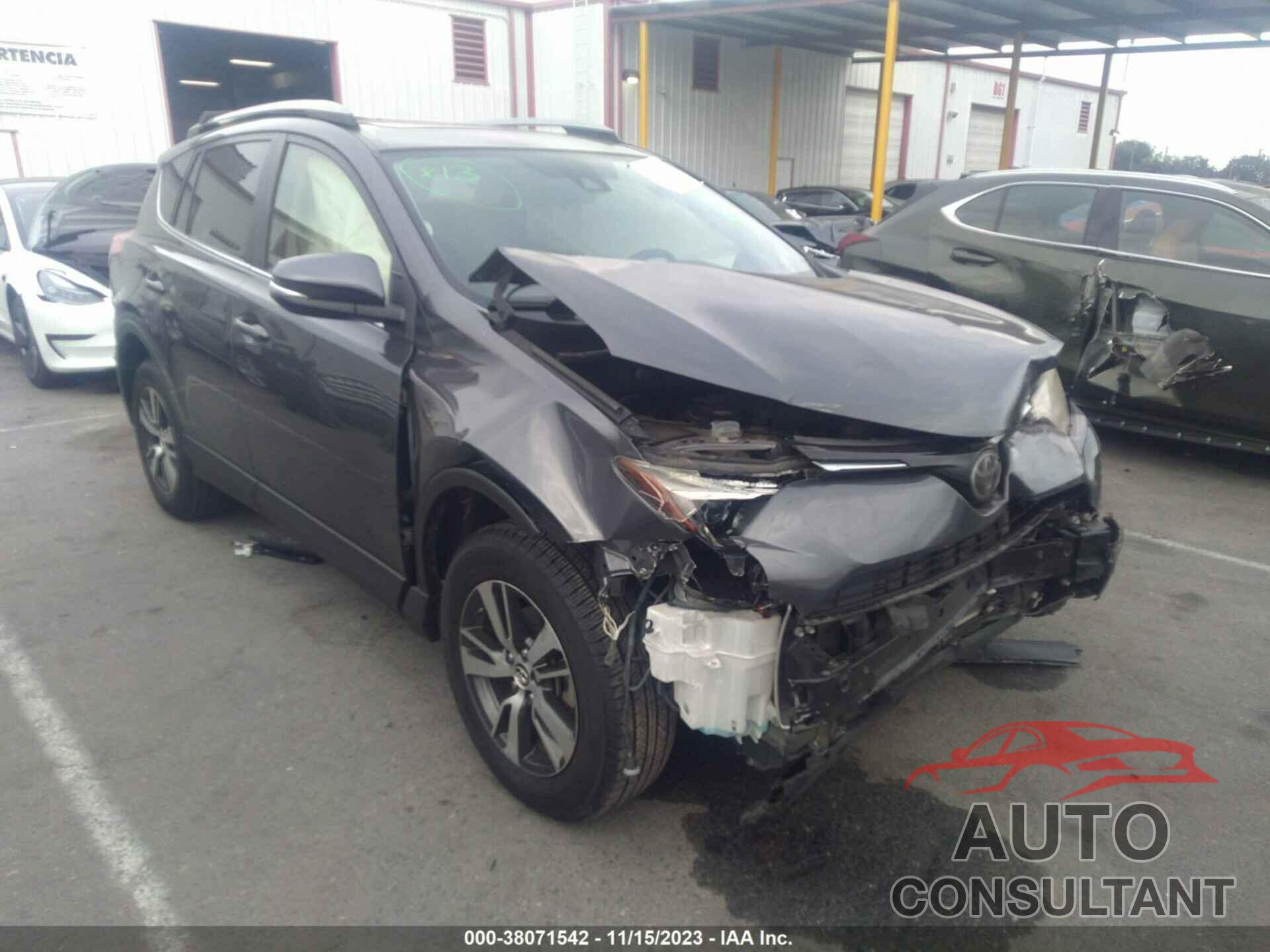 TOYOTA RAV4 2017 - JTMWFREV8HD093680