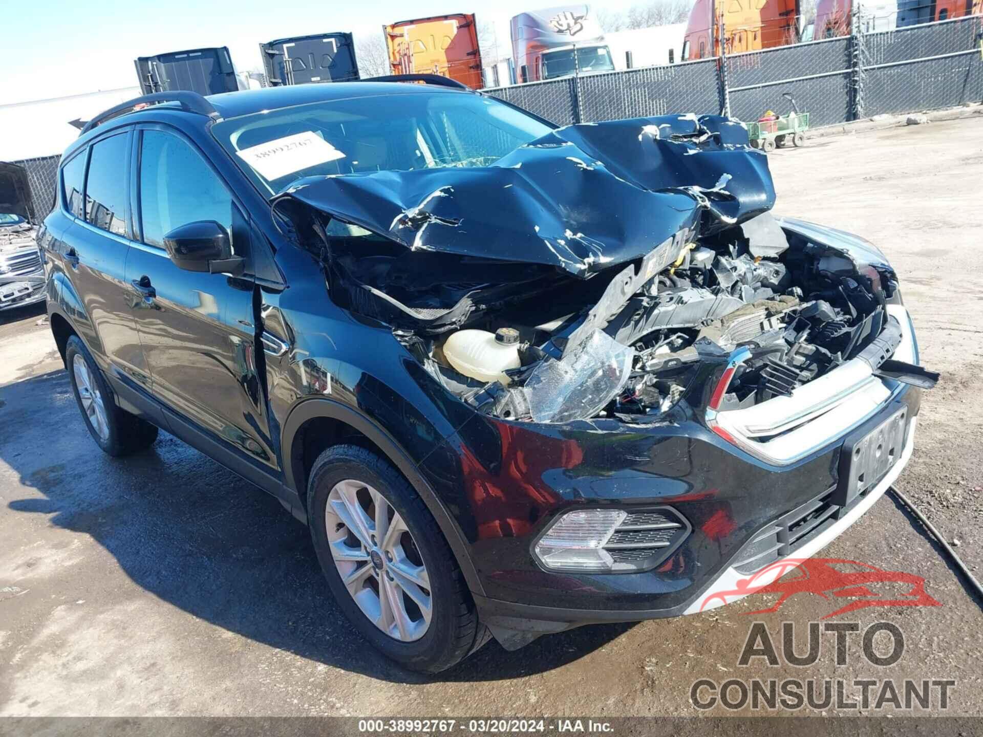 FORD ESCAPE 2018 - 1FMCU0GD3JUD04469