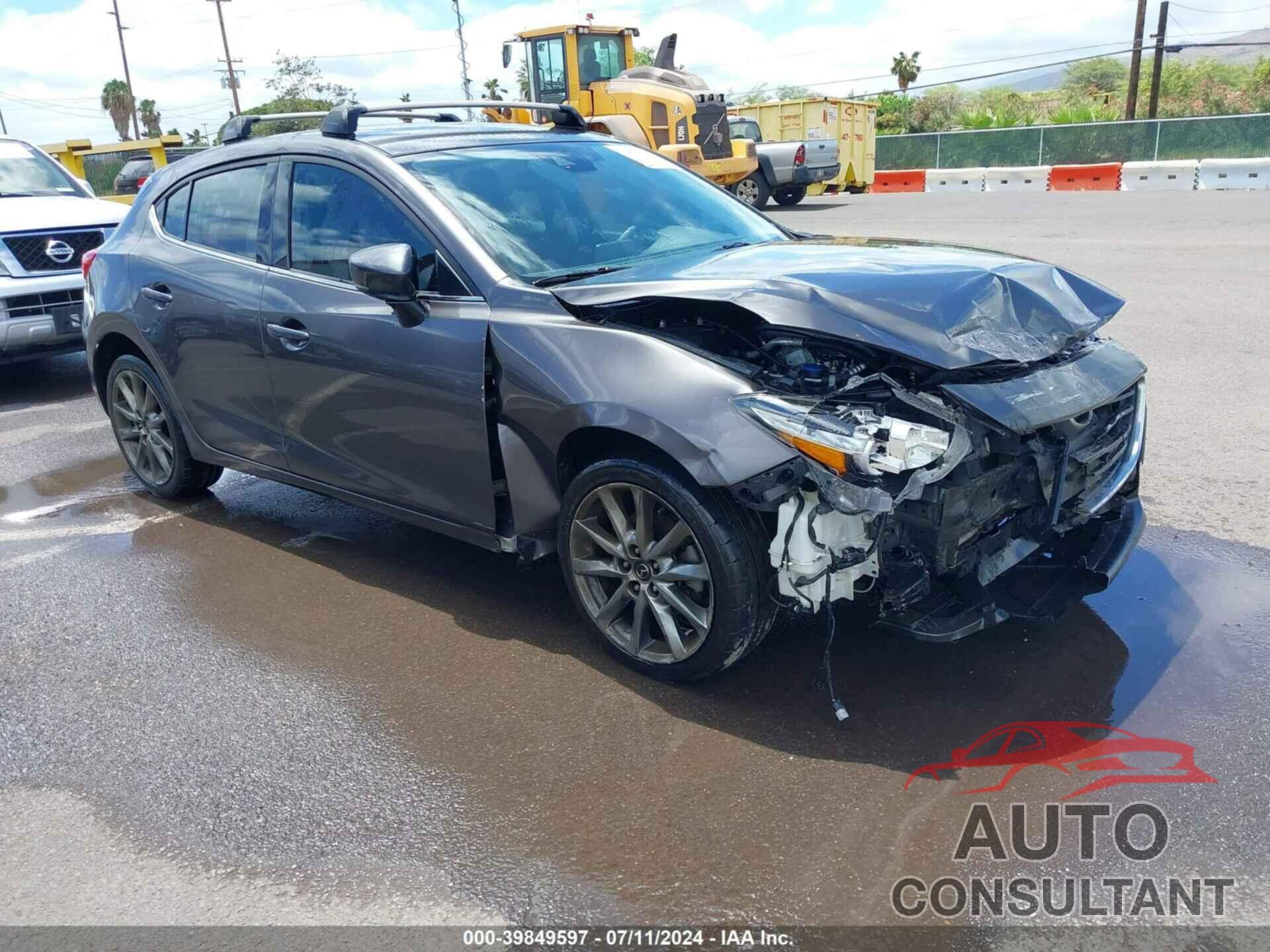 MAZDA MAZDA3 2018 - 3MZBN1L39JM270264