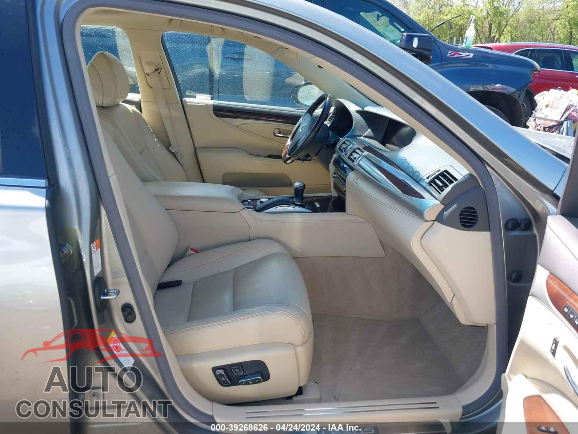 LEXUS LS 460 2017 - JTHBL5EF2H5145421