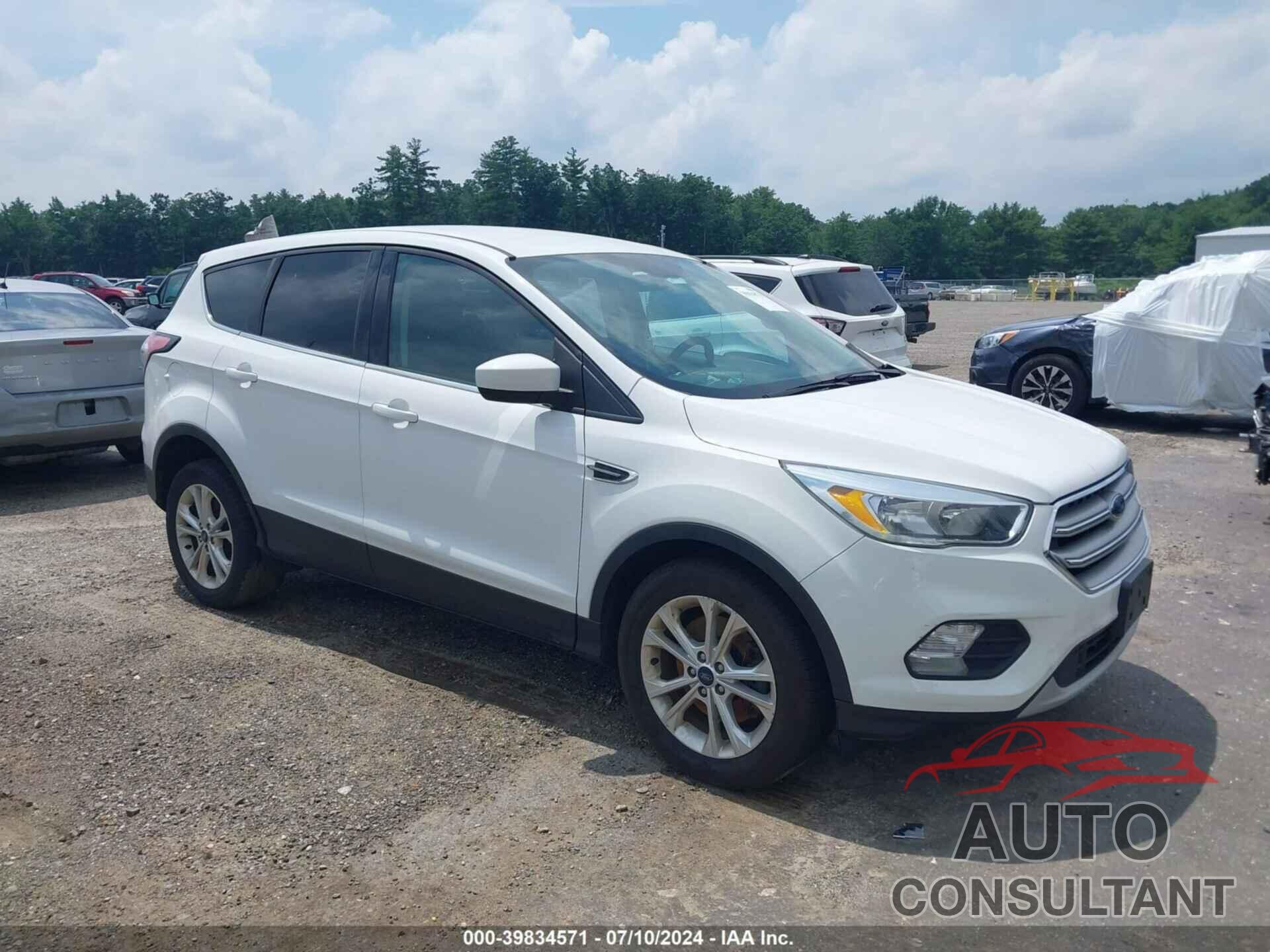 FORD ESCAPE 2017 - 1FMCU9GD7HUC17141