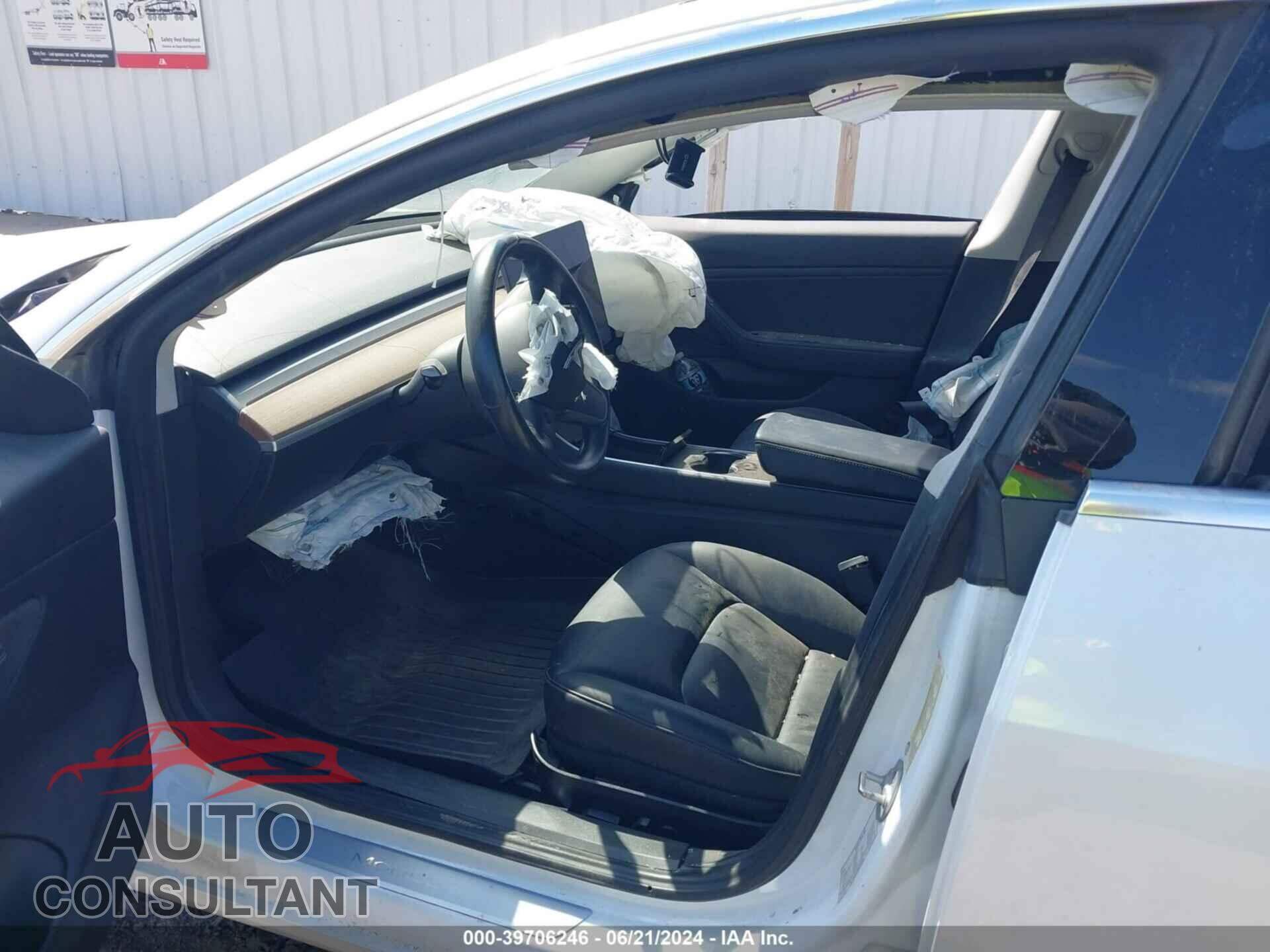 TESLA MODEL 3 2019 - 5YJ3E1EA8KF323609
