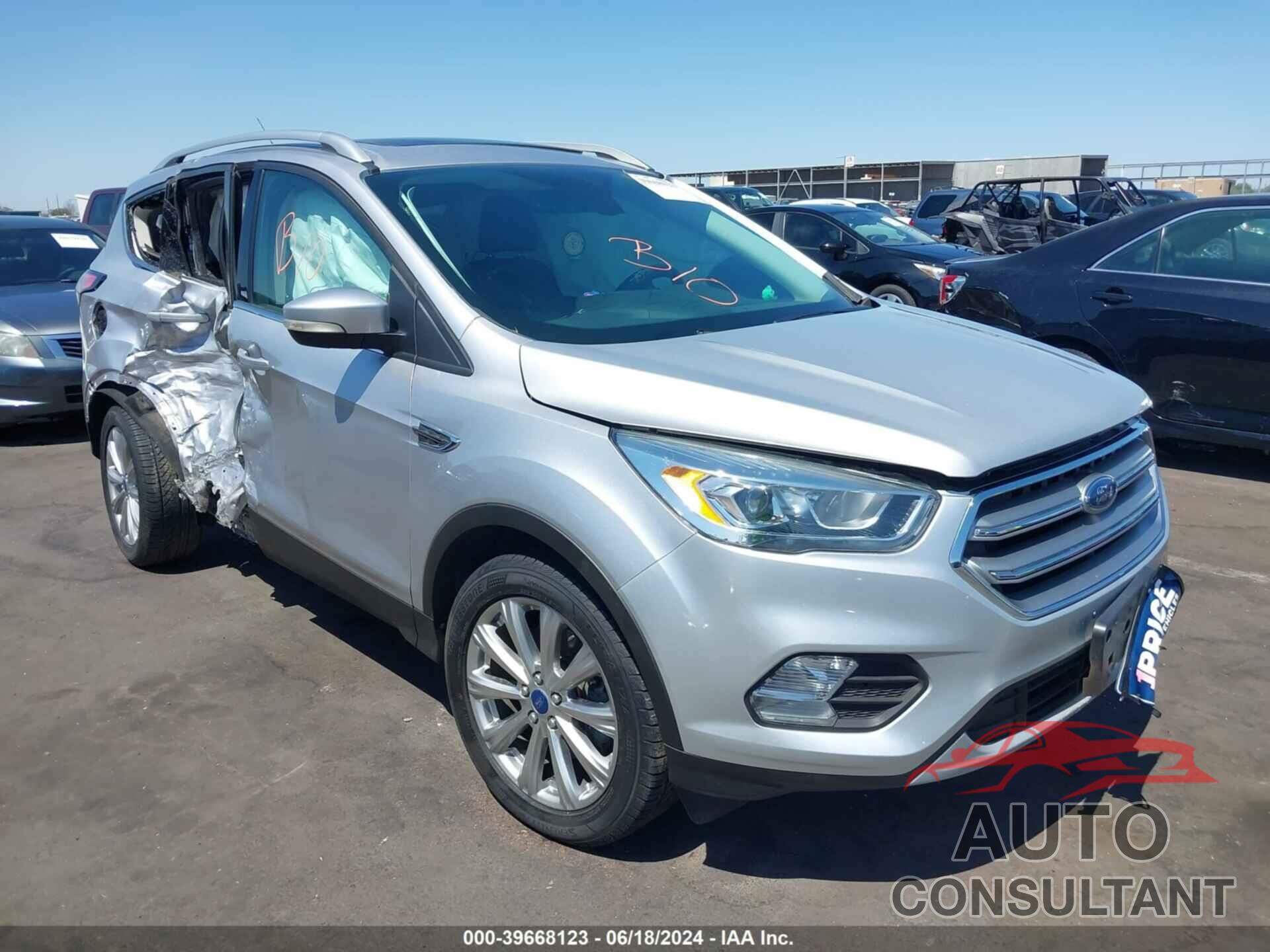 FORD ESCAPE 2017 - 1FMCU9JD6HUC51922