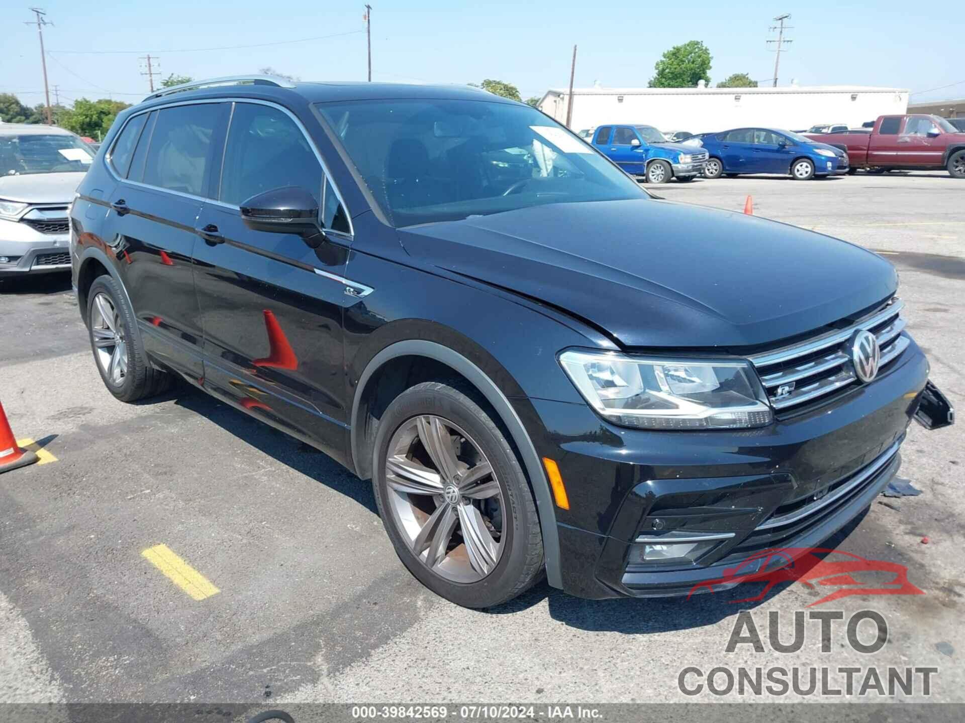 VOLKSWAGEN TIGUAN 2018 - 3VV3B7AX7JM163384