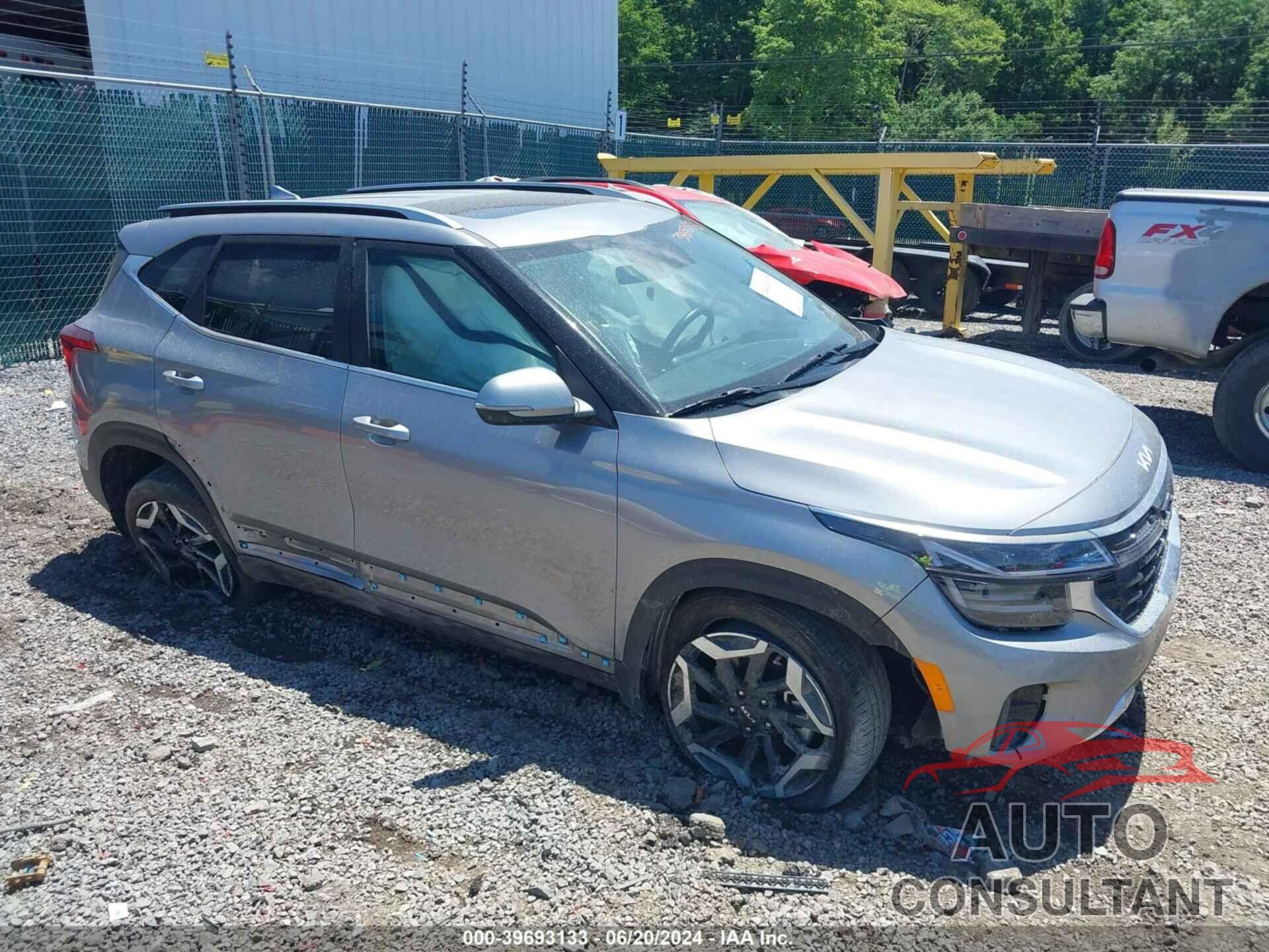 KIA SELTOS 2024 - KNDETCA72R7493310