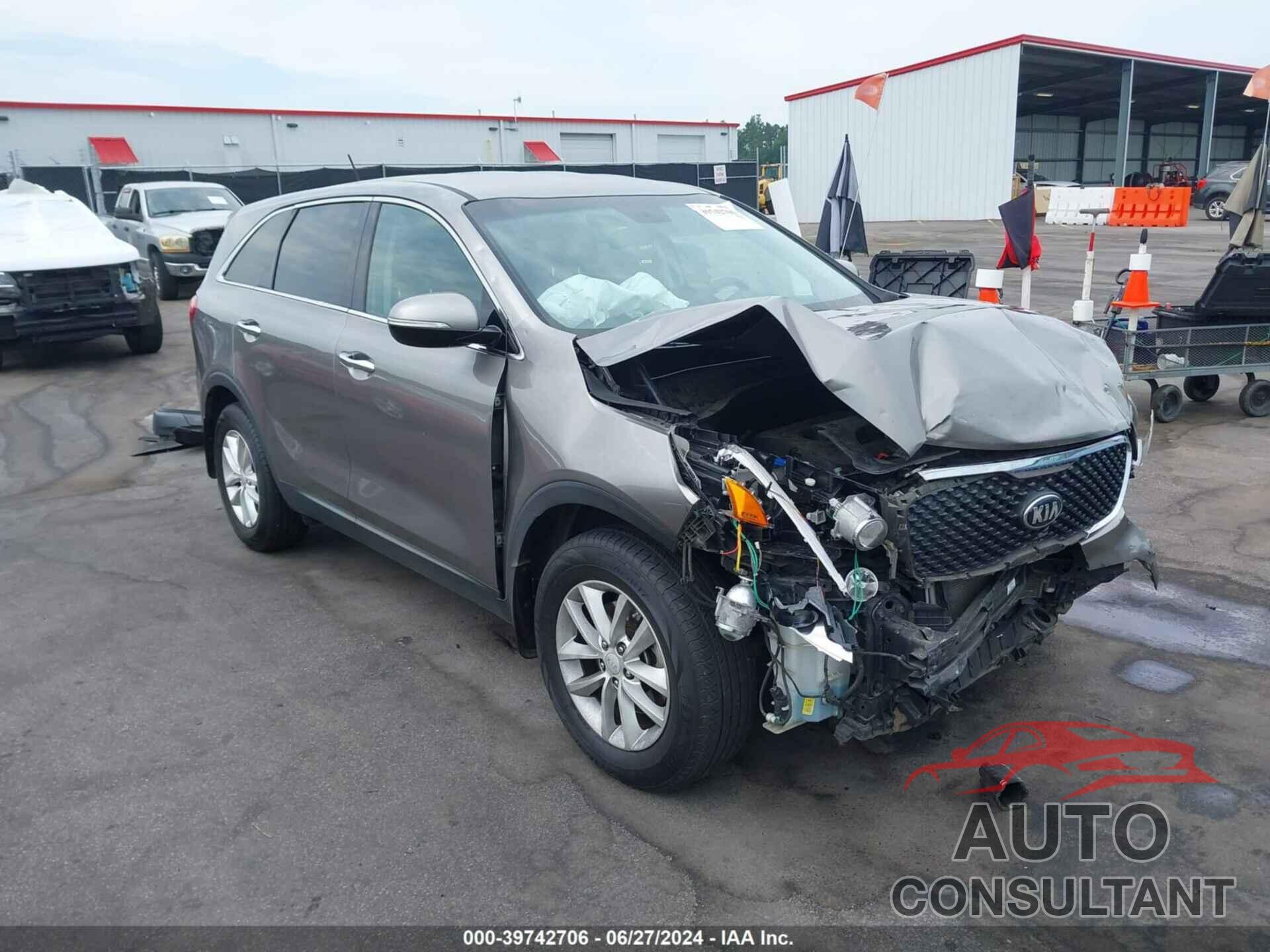 KIA SORENTO 2017 - 5XYPG4A3XHG200626