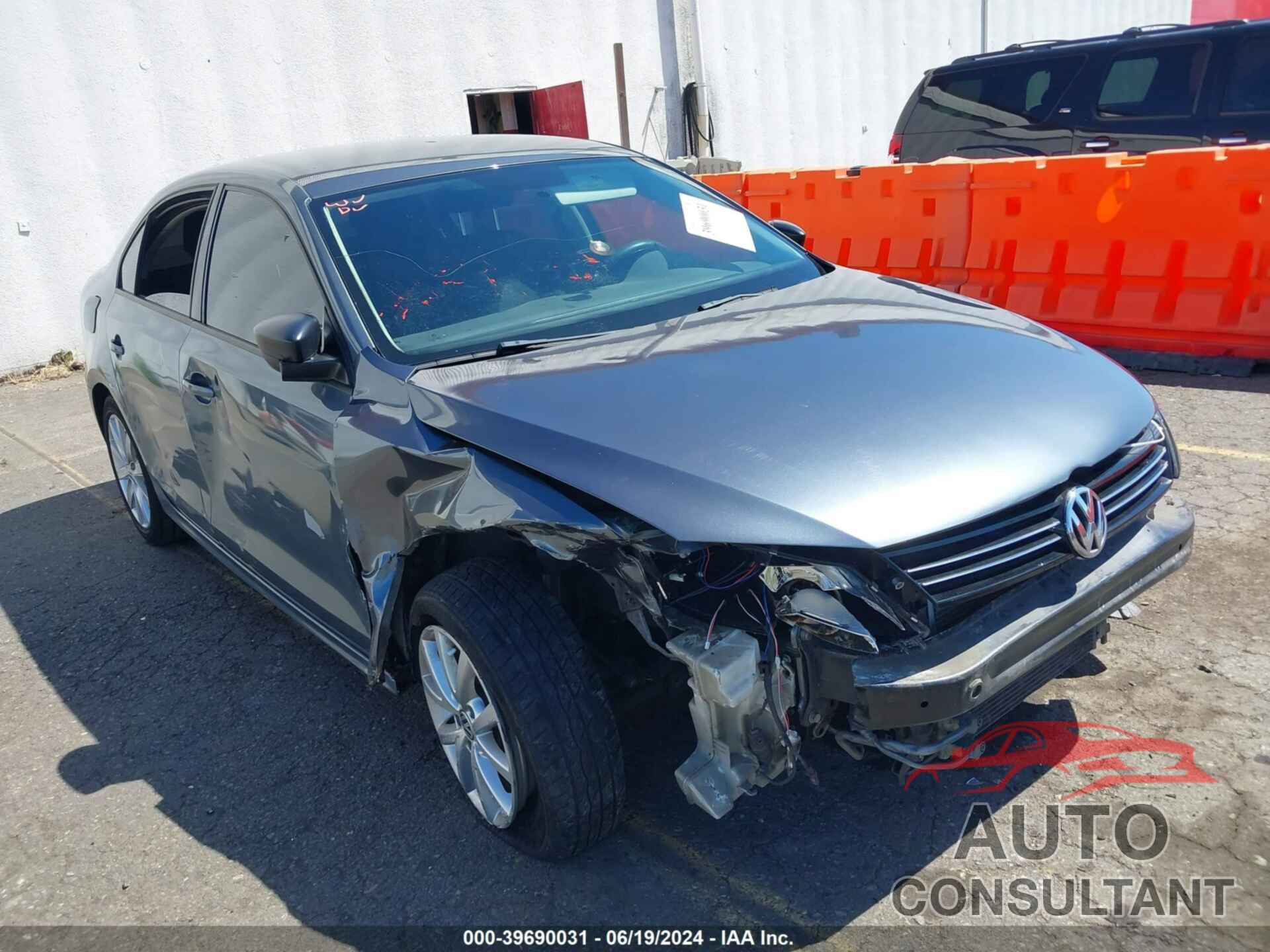 VOLKSWAGEN JETTA 2013 - 3VW2K7AJ2DM217214