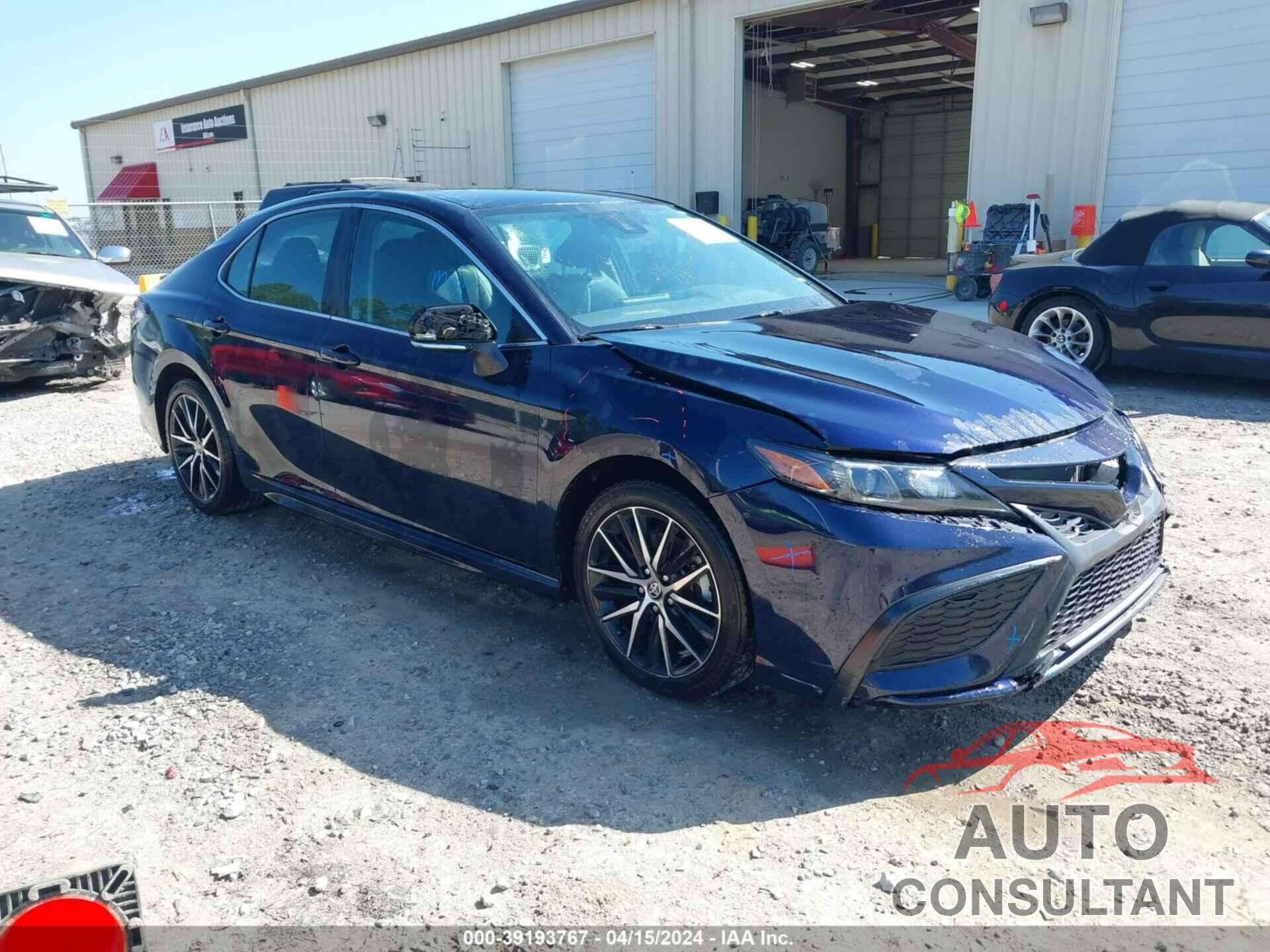 TOYOTA CAMRY 2022 - 4T1G11AK3NU675502