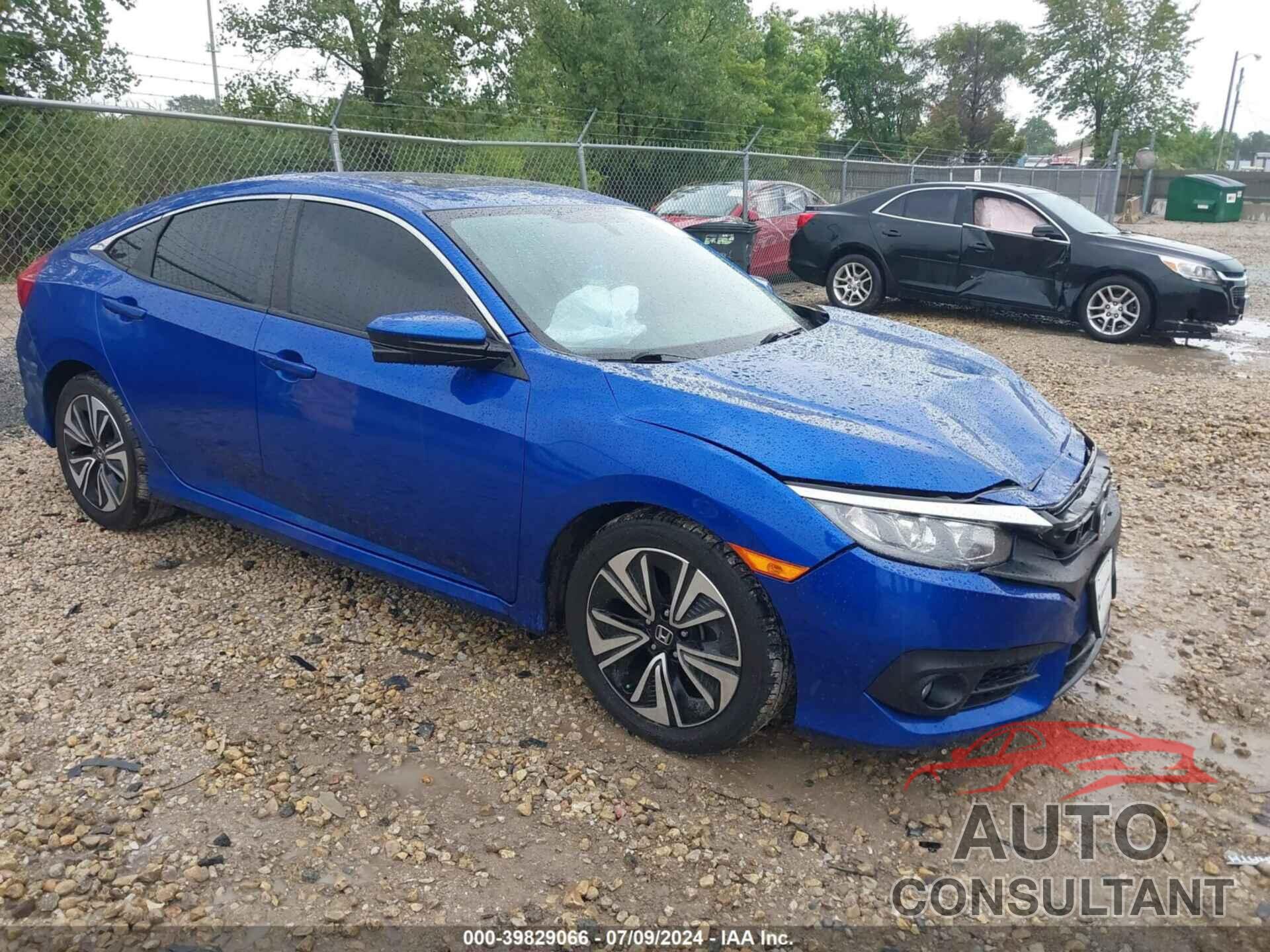 HONDA CIVIC 2018 - JHMFC1F33JX017360