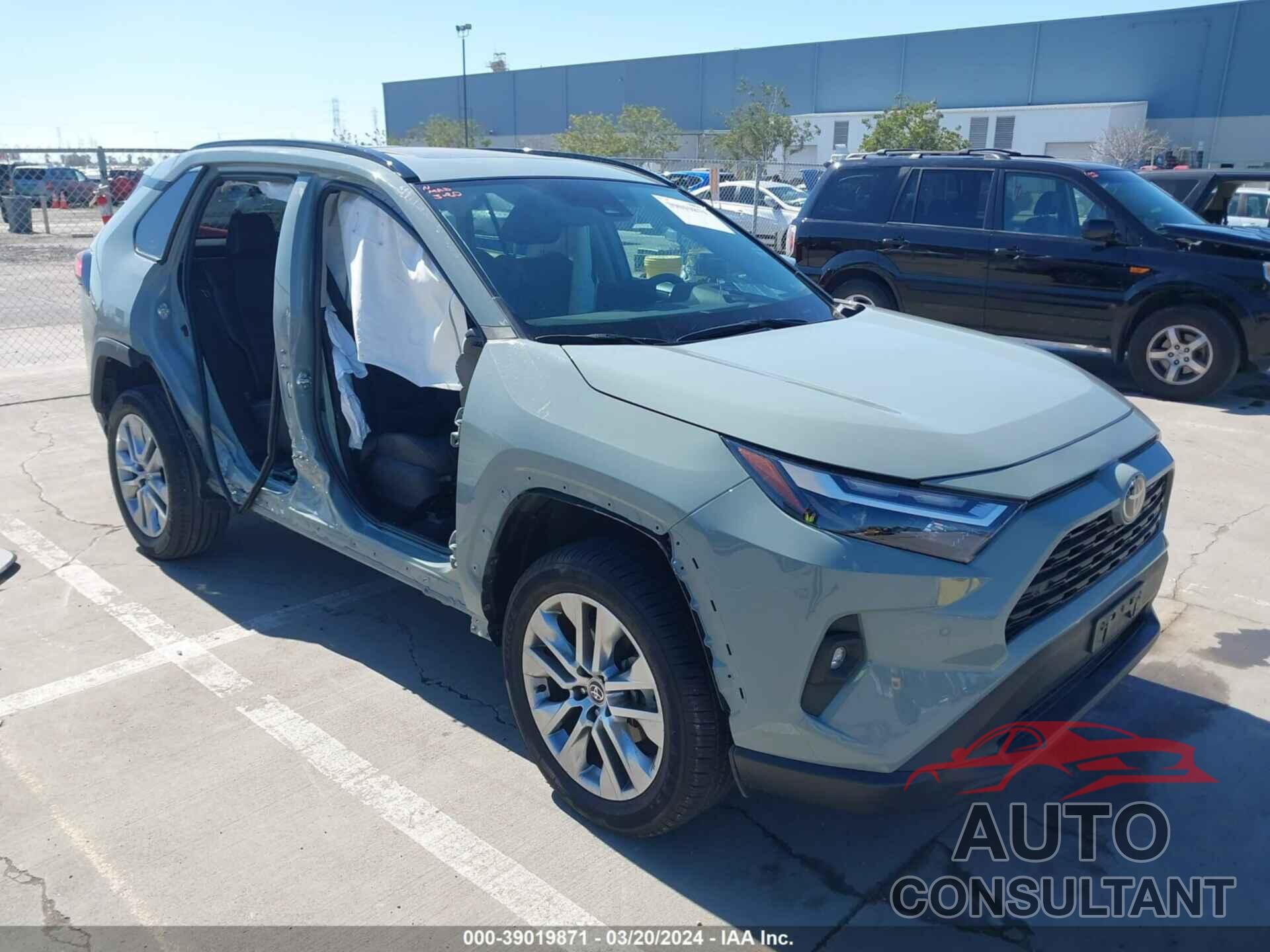 TOYOTA RAV4 2022 - 2T3C1RFV8NW203965