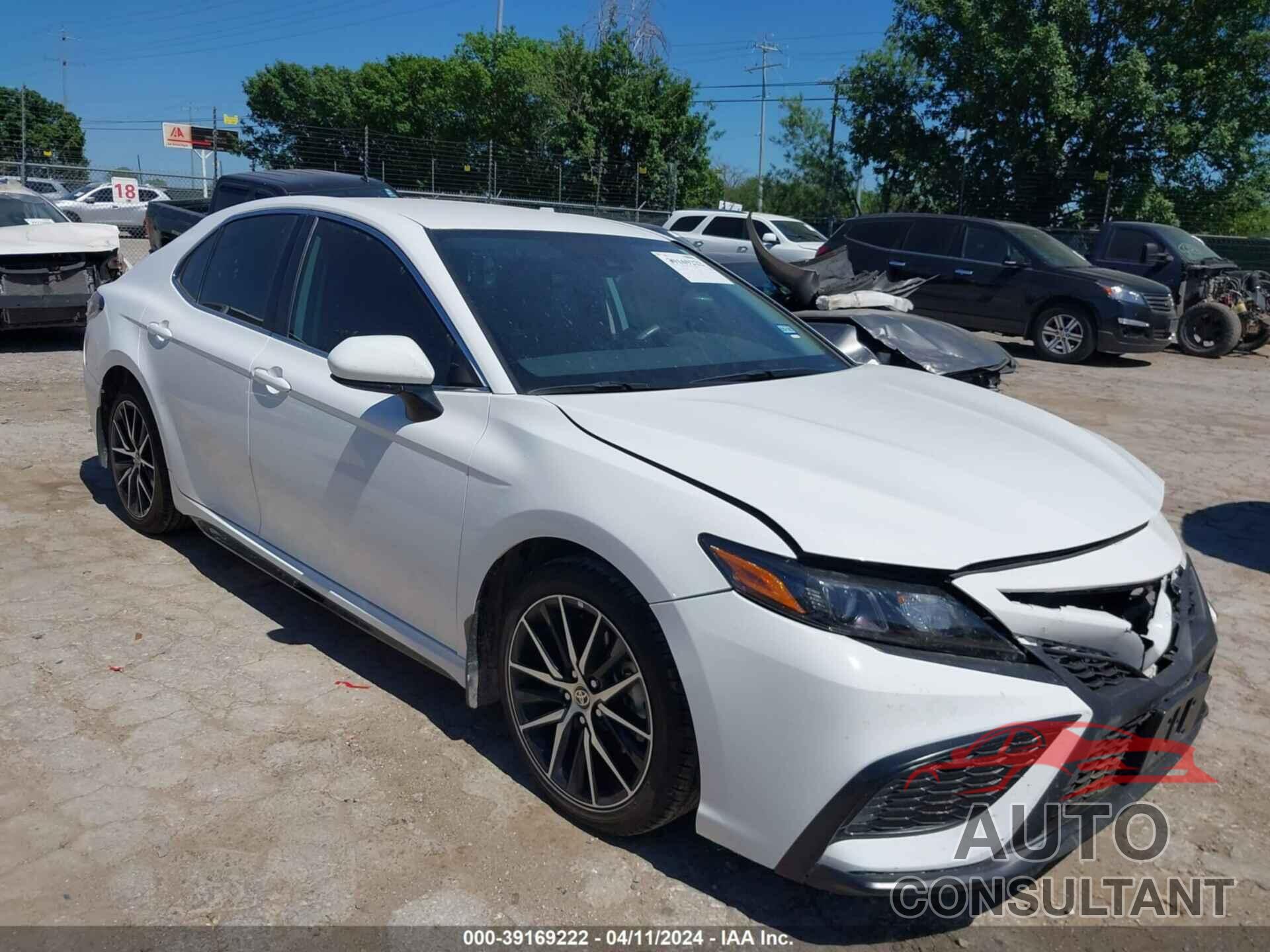 TOYOTA CAMRY 2021 - 4T1G11AKXMU533808