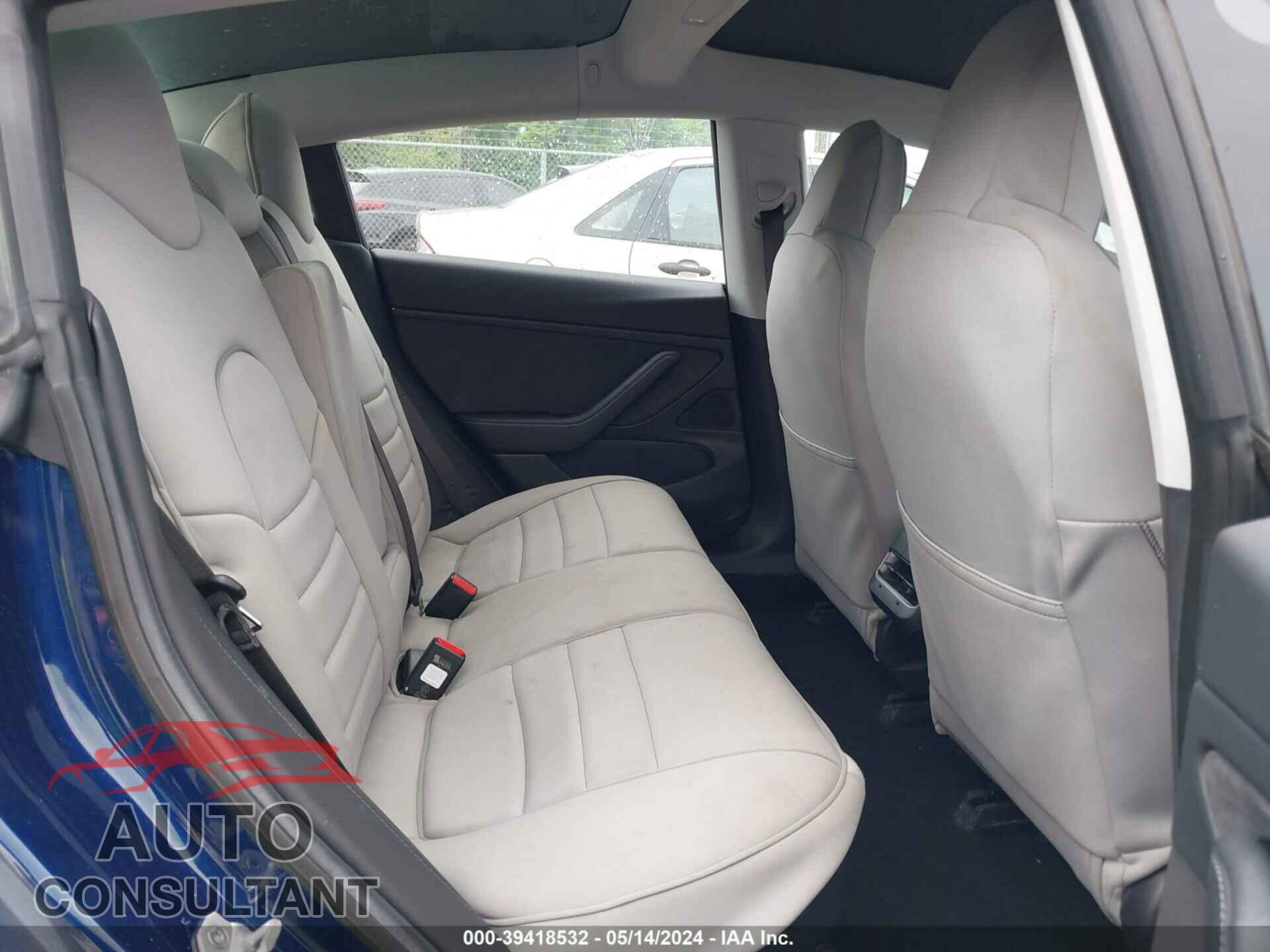 TESLA MODEL 3 2018 - 5YJ3E1EB2JF064929