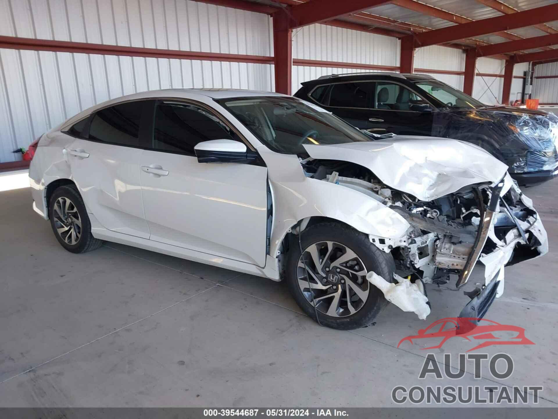 HONDA CIVIC 2018 - 19XFC2F77JE205437