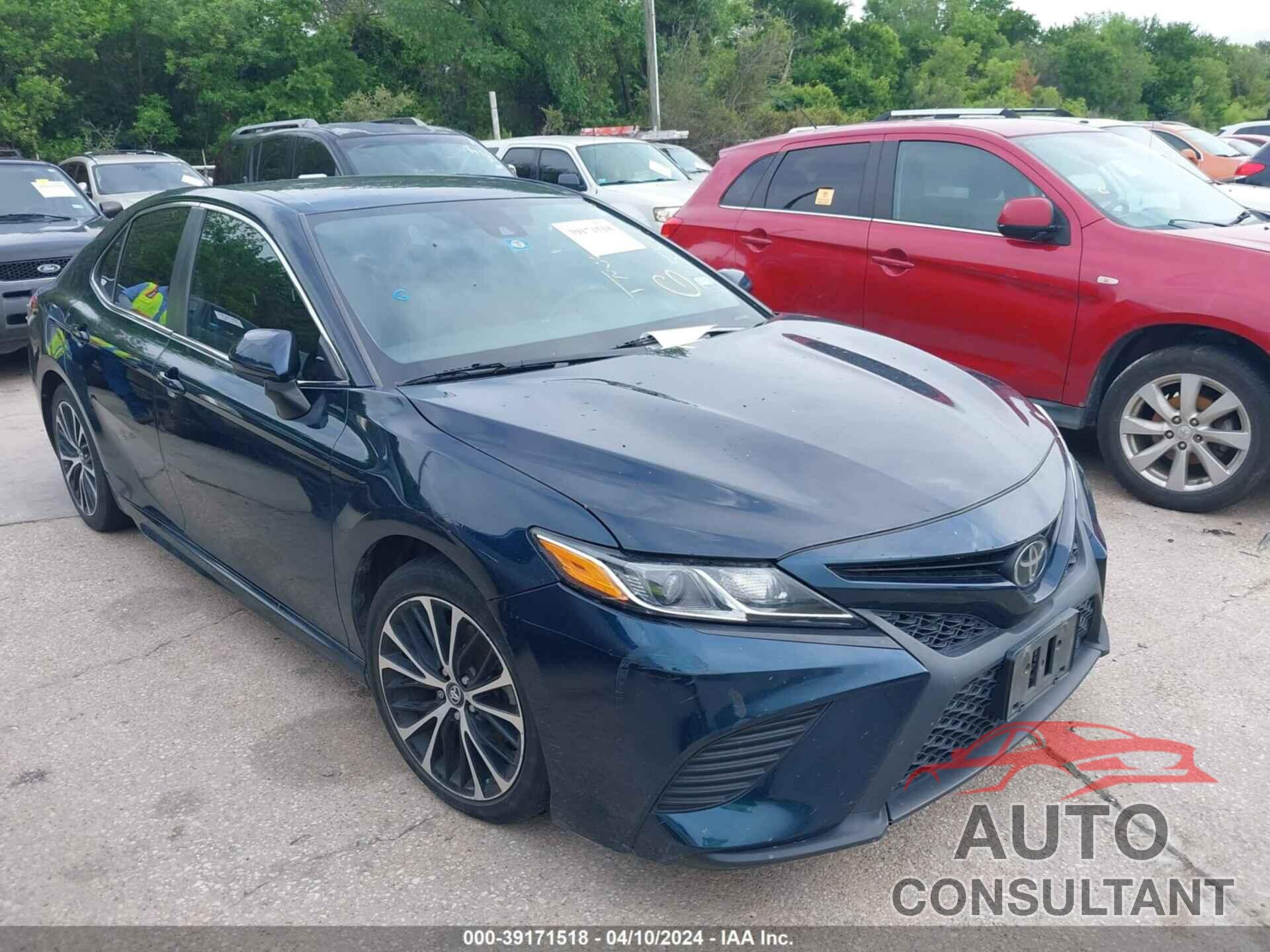 TOYOTA CAMRY 2018 - 4T1B11HK6JU605860