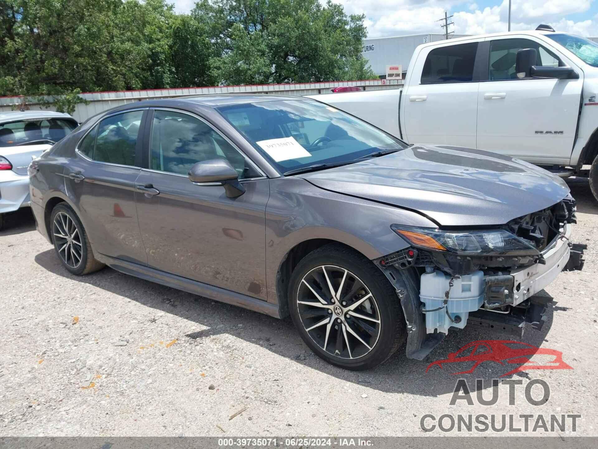 TOYOTA CAMRY 2022 - 4T1G11AK5NU664789