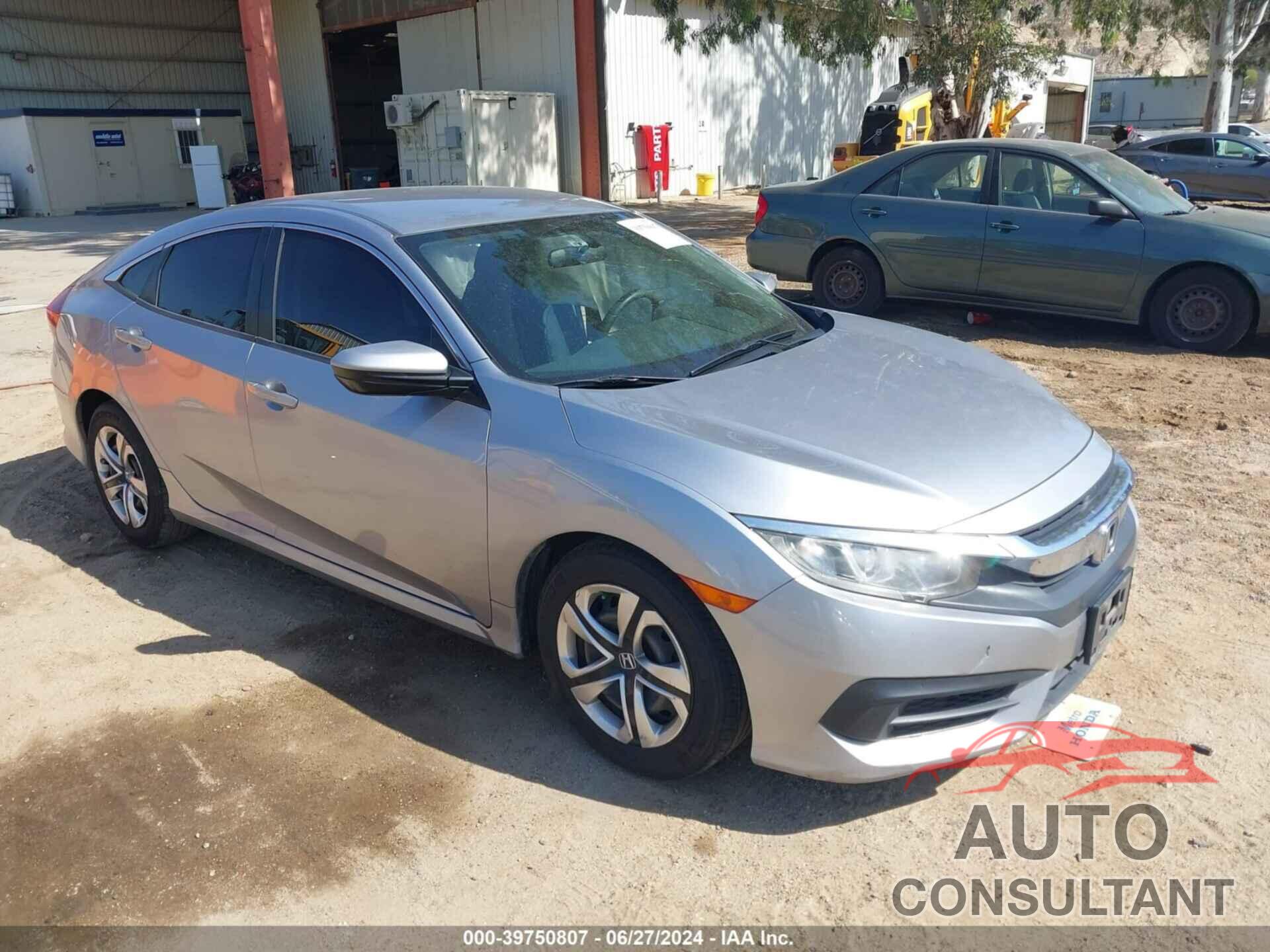 HONDA CIVIC 2018 - 2HGFC2F56JH557235