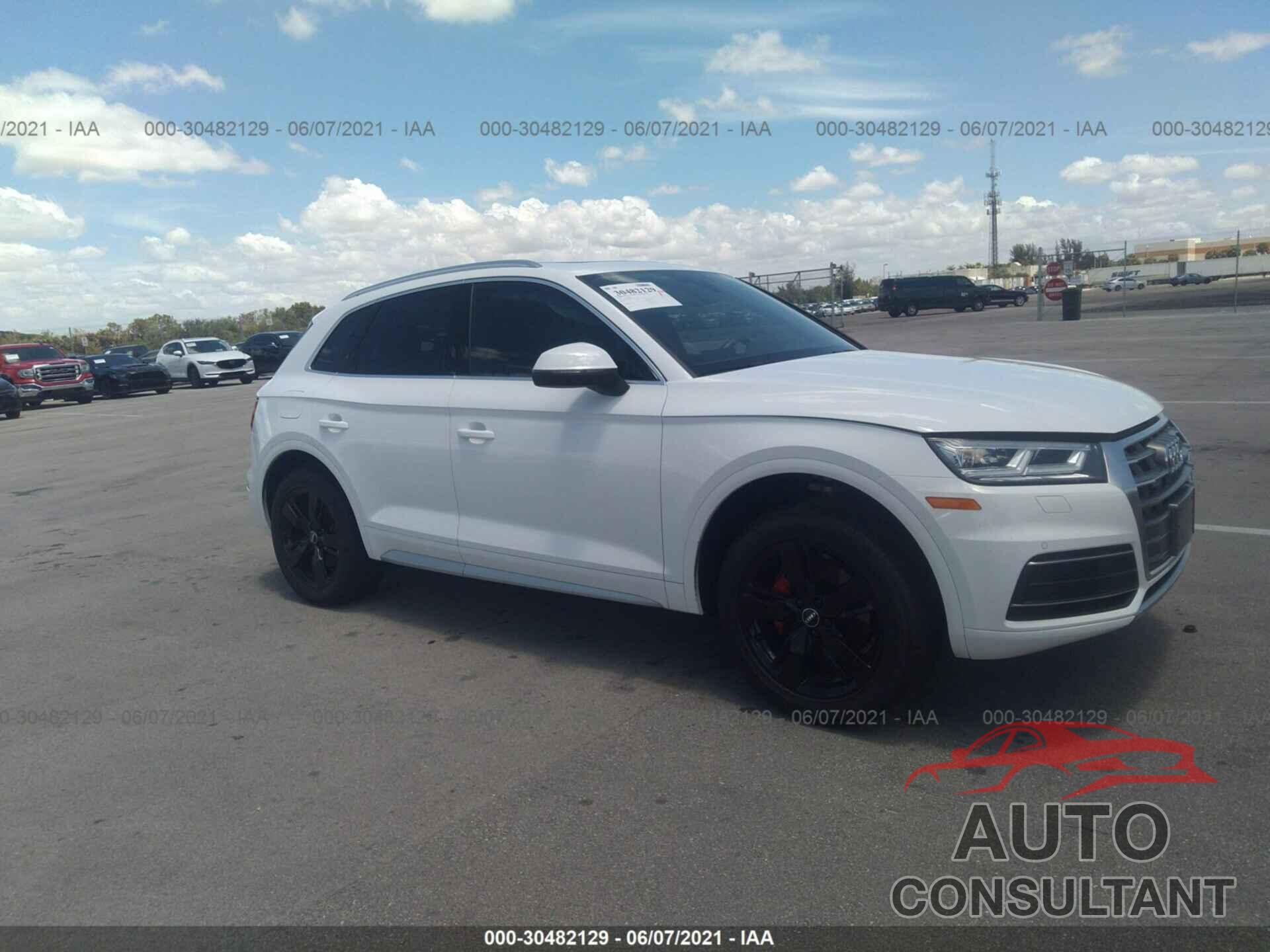 AUDI Q5 2018 - WA1BNAFY3J2075871