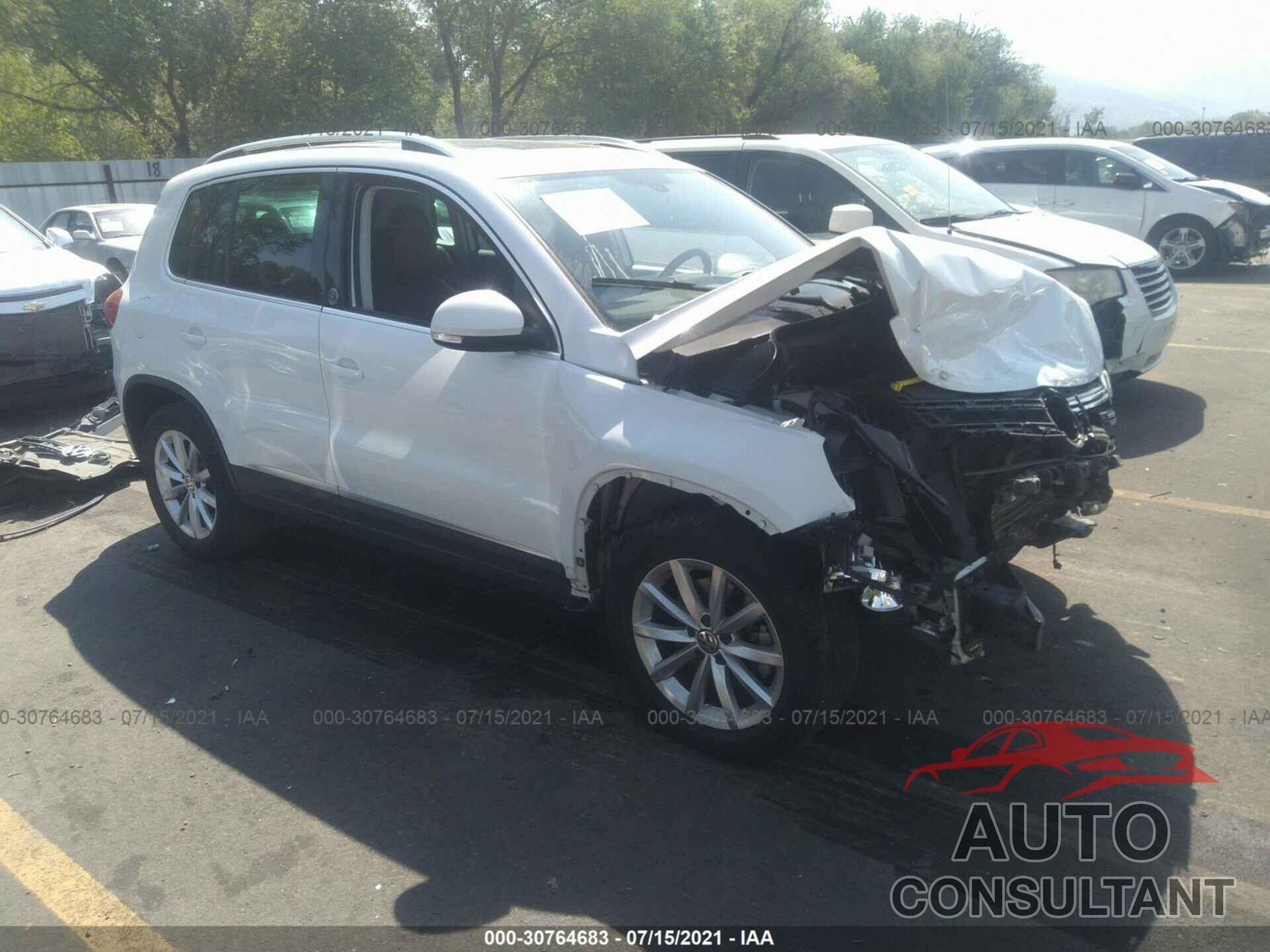 VOLKSWAGEN TIGUAN 2017 - WVGRV7AX5HK015697