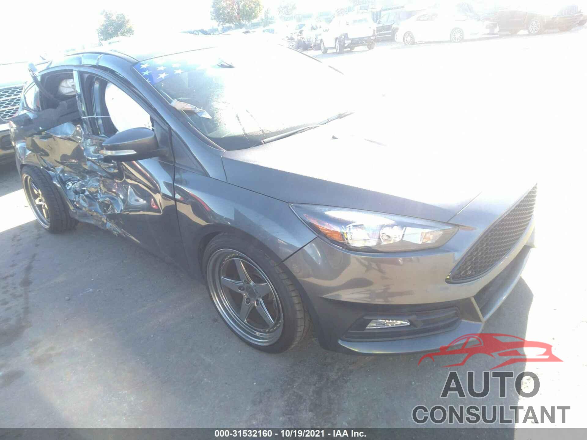 FORD FOCUS 2018 - 1FADP3L95JL219762