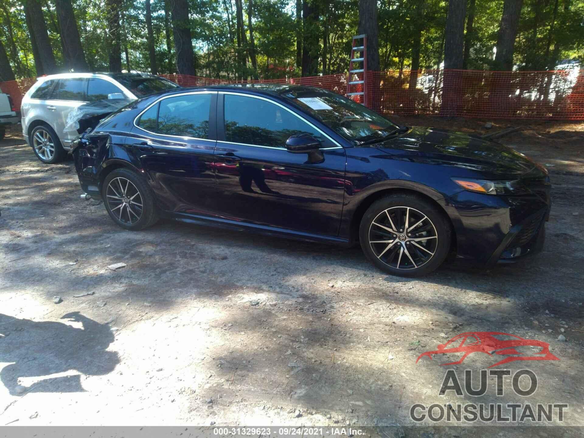 TOYOTA CAMRY 2021 - 4T1G11AK9MU461869