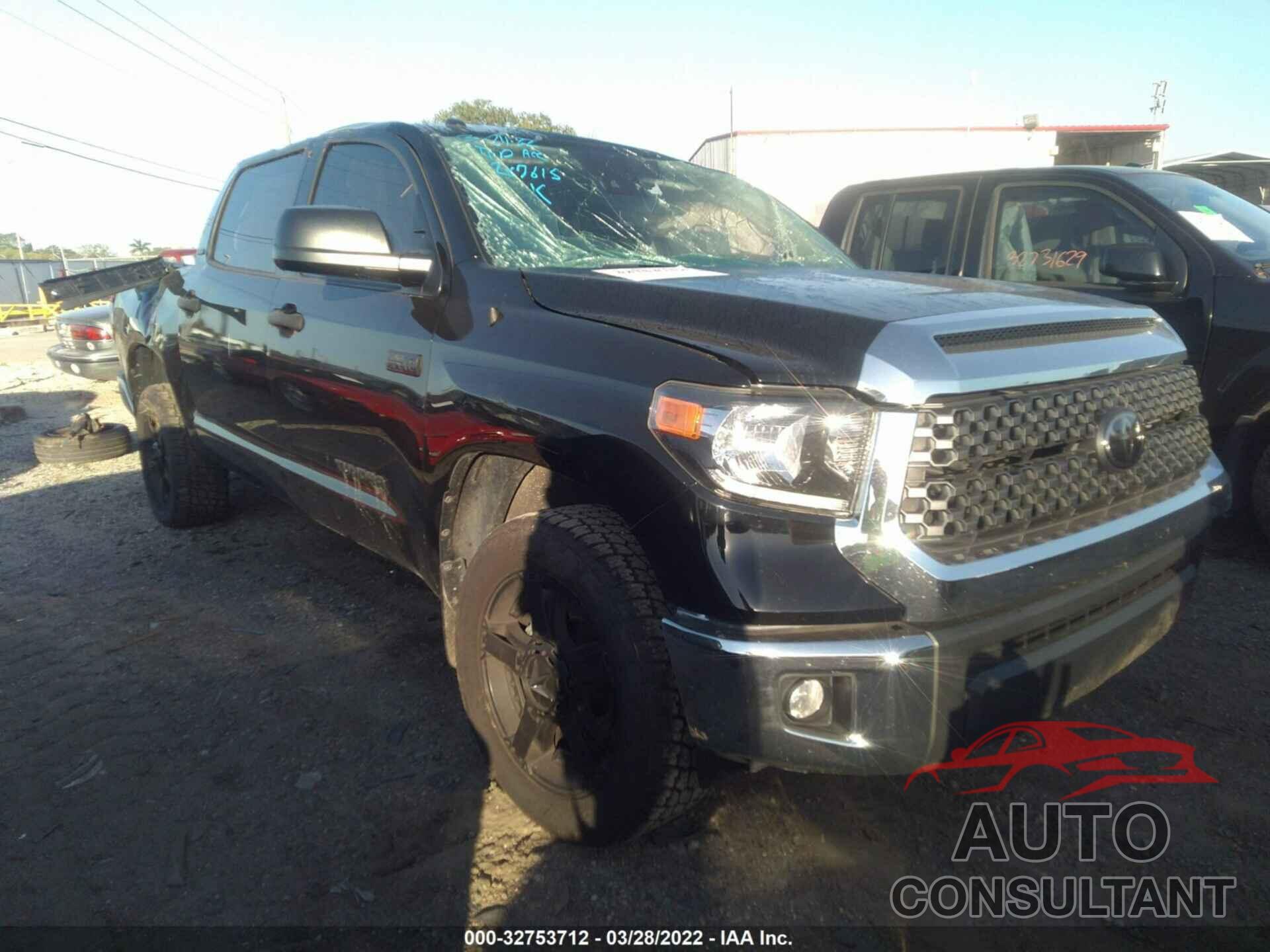 TOYOTA TUNDRA 4WD 2018 - 5TFDW5F18JX742345