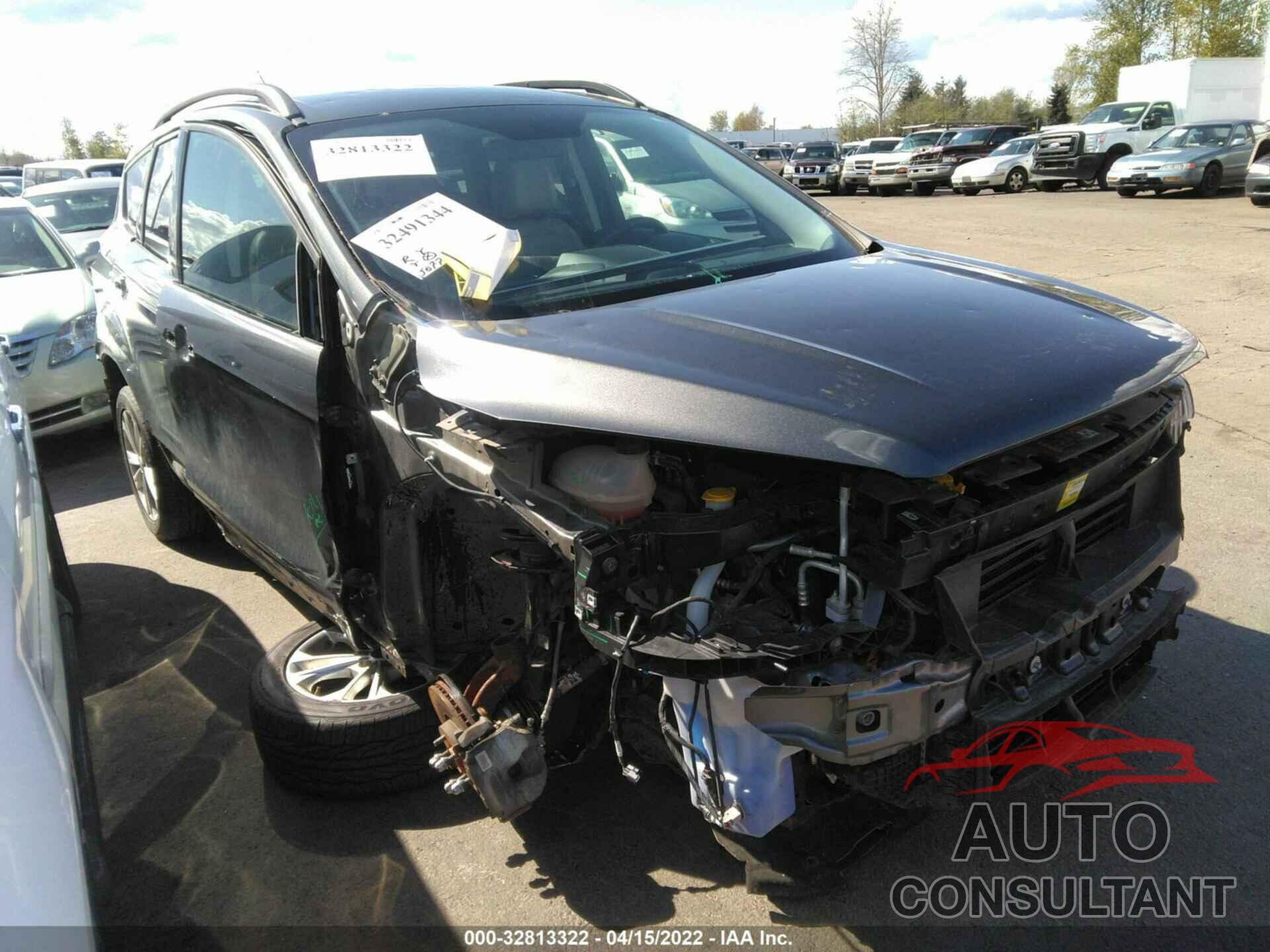 FORD ESCAPE 2017 - 1FMCU9G96HUC04599