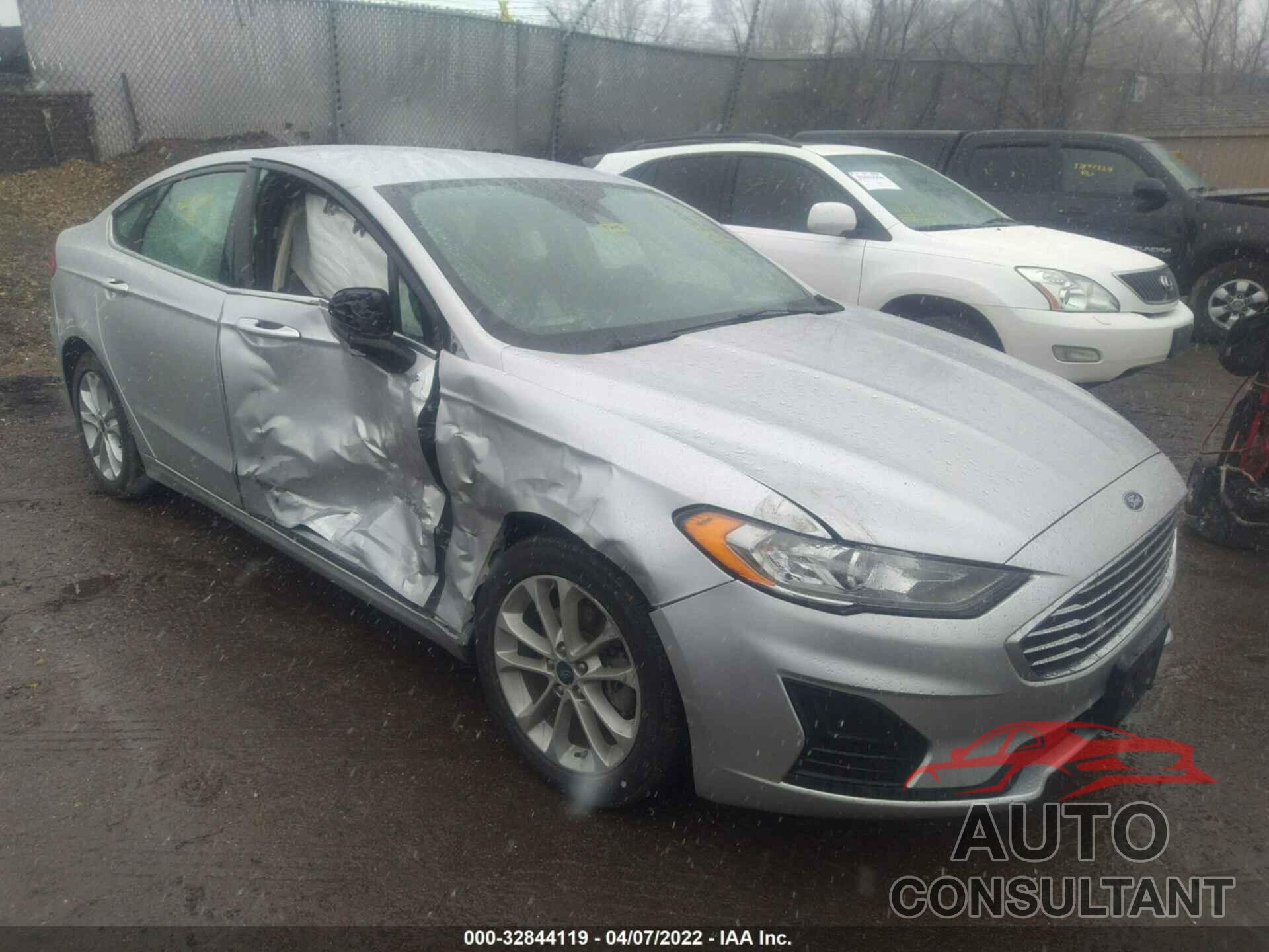 FORD FUSION HYBRID 2019 - 3FA6P0LU8KR206339