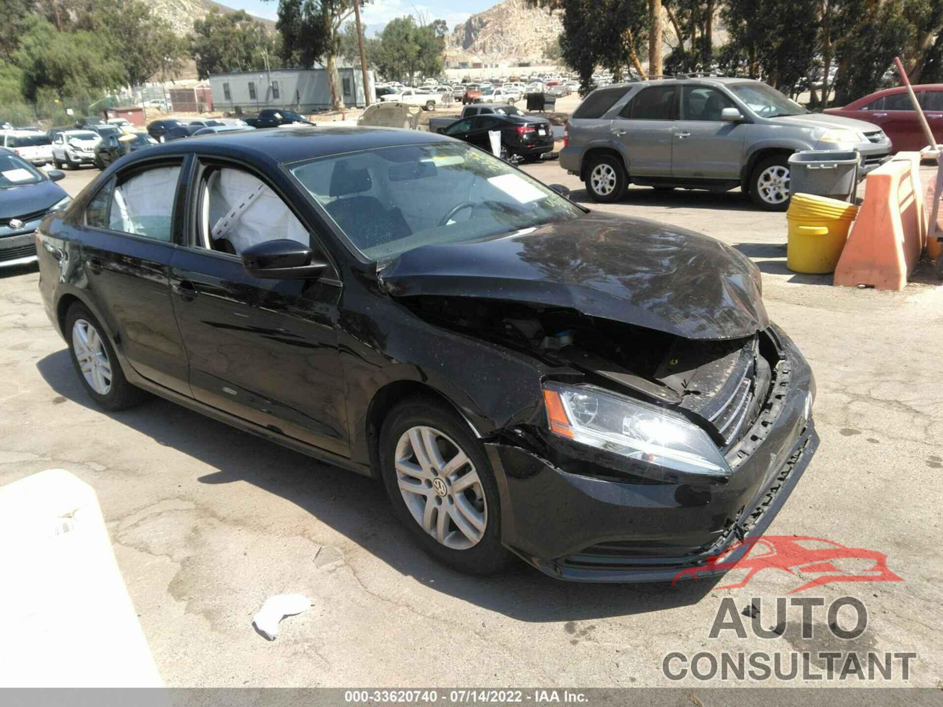 VOLKSWAGEN JETTA 2018 - 3VW2B7AJ4JM260657