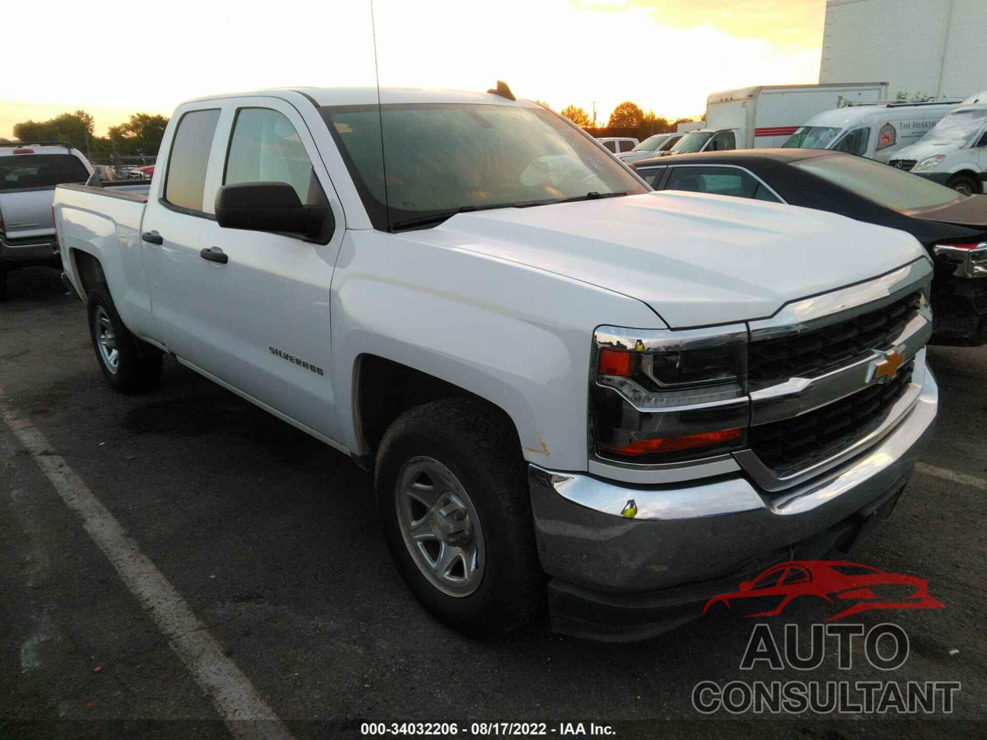 CHEVROLET SILVERADO 1500 2018 - 1GCRCNEH8JZ368966