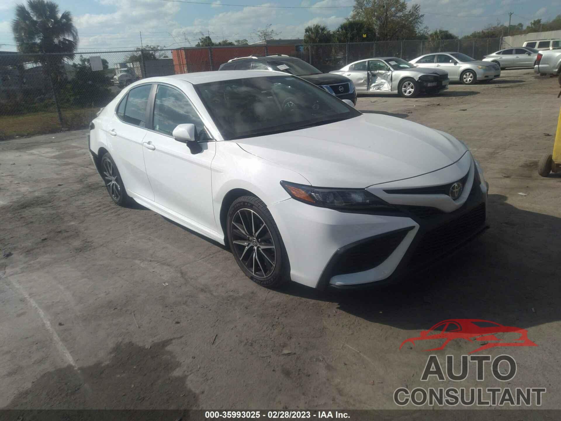 TOYOTA CAMRY 2021 - 4T1G11AK9MU542077