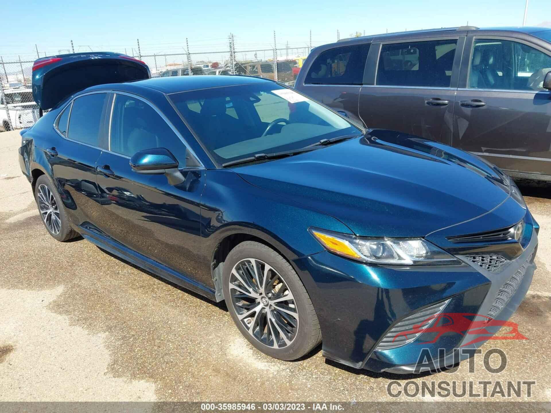 TOYOTA CAMRY 2018 - 4T1B11HK1JU665982