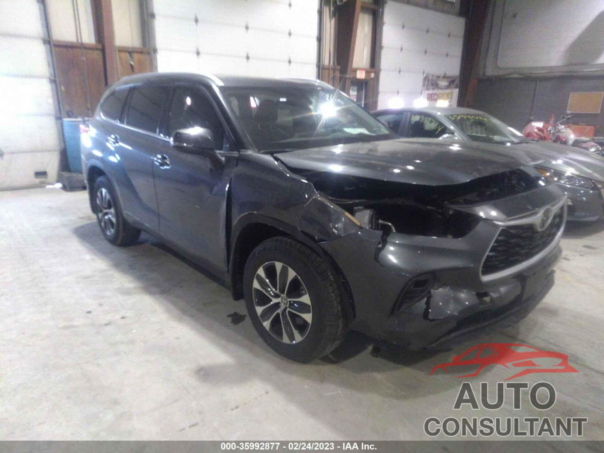 TOYOTA HIGHLANDER 2022 - 5TDGZRBH8NS576001