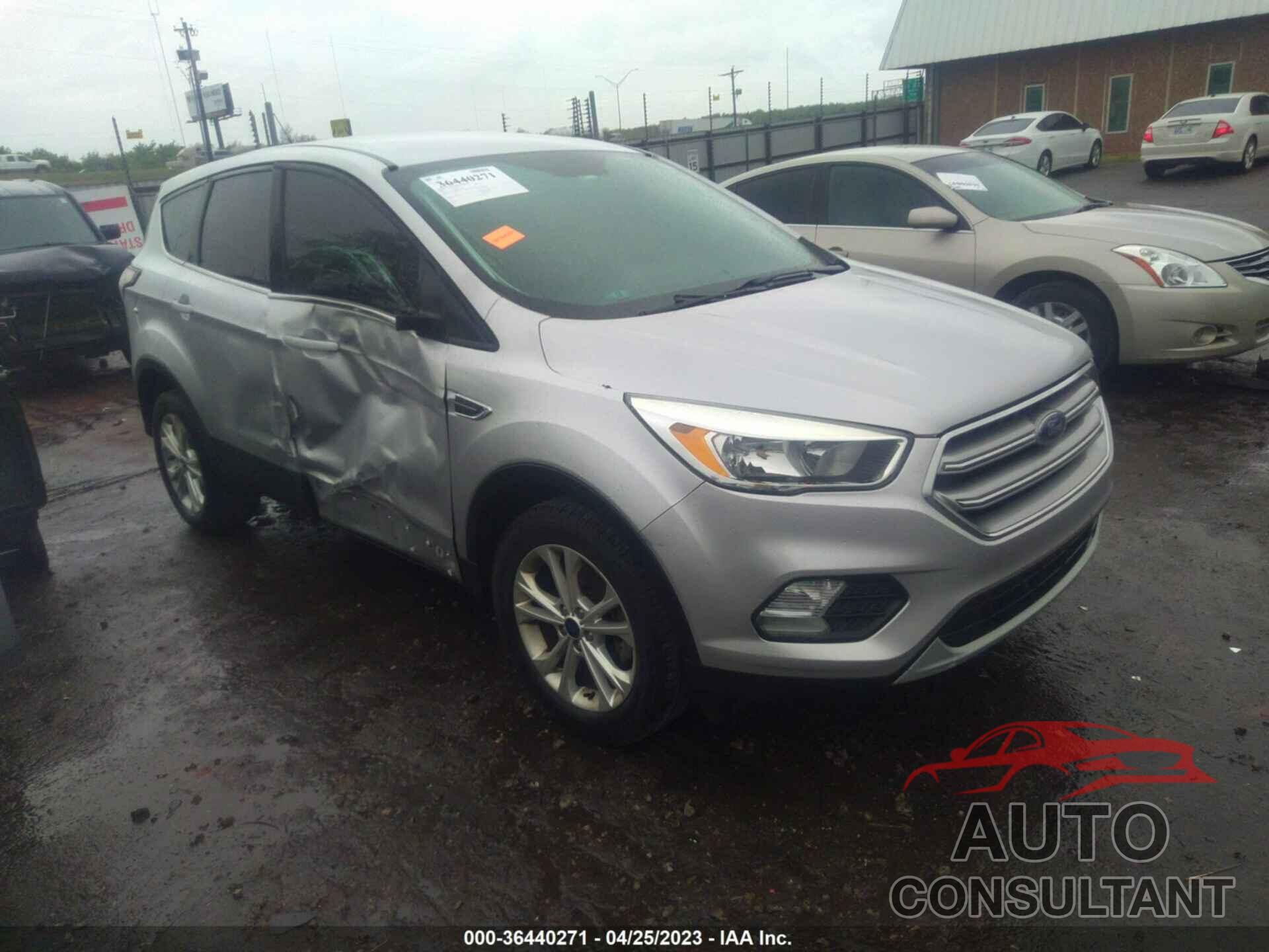 FORD ESCAPE 2017 - 1FMCU0GD0HUC49067